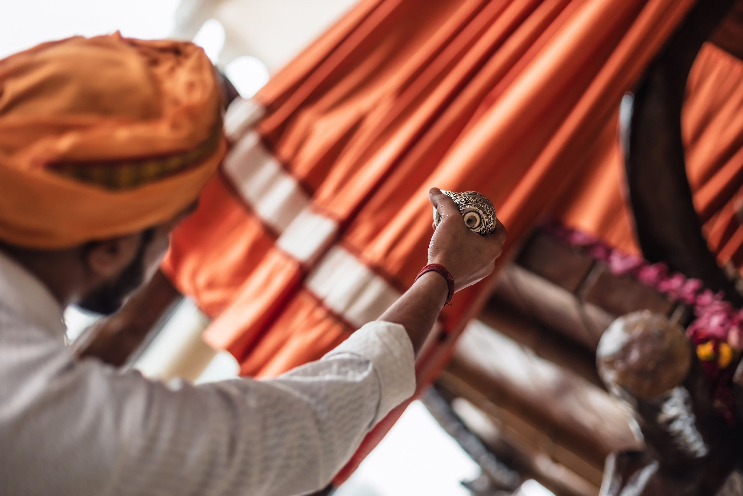 Abhisheka Devraha Baba on Sri Devdas ji maharaj bd. Mariam Bagdasaryan