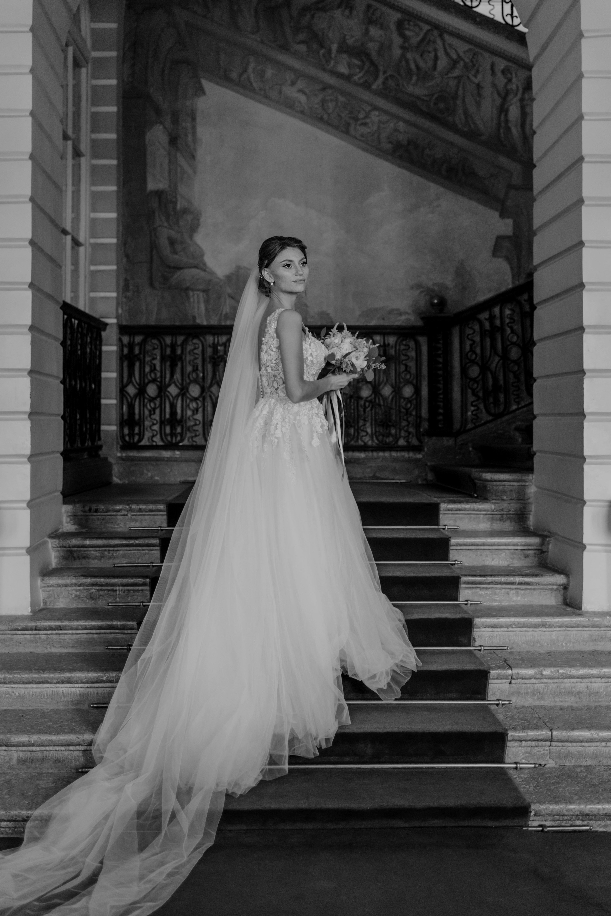 Свадебная фотосессия в Павловском Дворце. Свадебный фотограф в Санкт-Петербурге Венера Ахметова