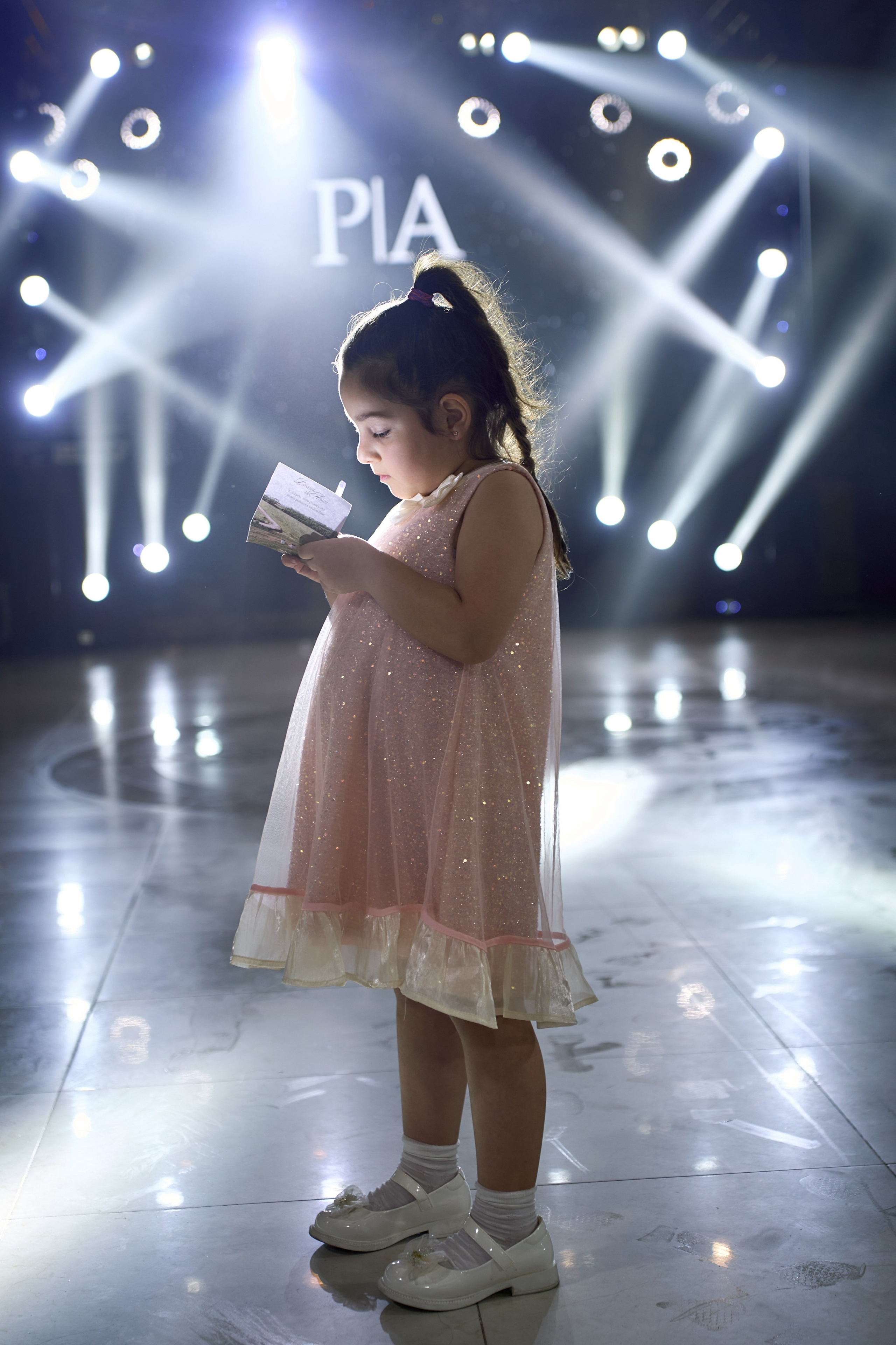 Красивое и чувственное сватовство Рафаэля & Алины в GOLDEN PALACE от ТВИНС СТУДИО. ТВИНС СТУДИО — лучшие свадебные фотографы и видеографы в Краснодаре