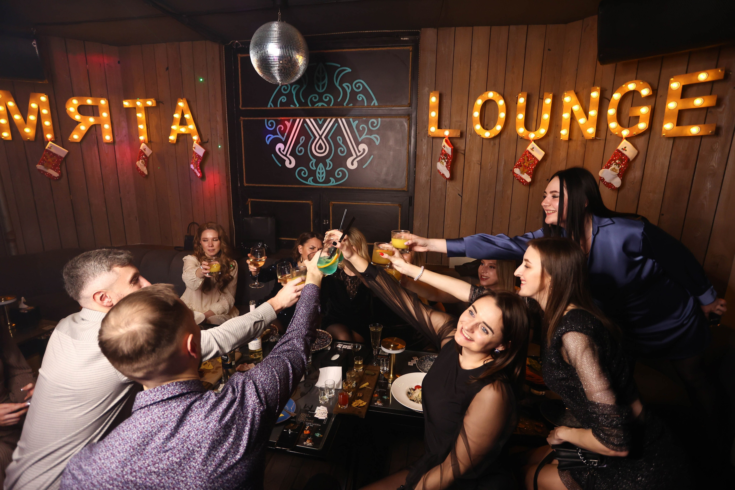 16/12/23 Новогоднее караоке в Мята Спортивная. Мята Спортивная — Кальянная, караоке, бар в Минске