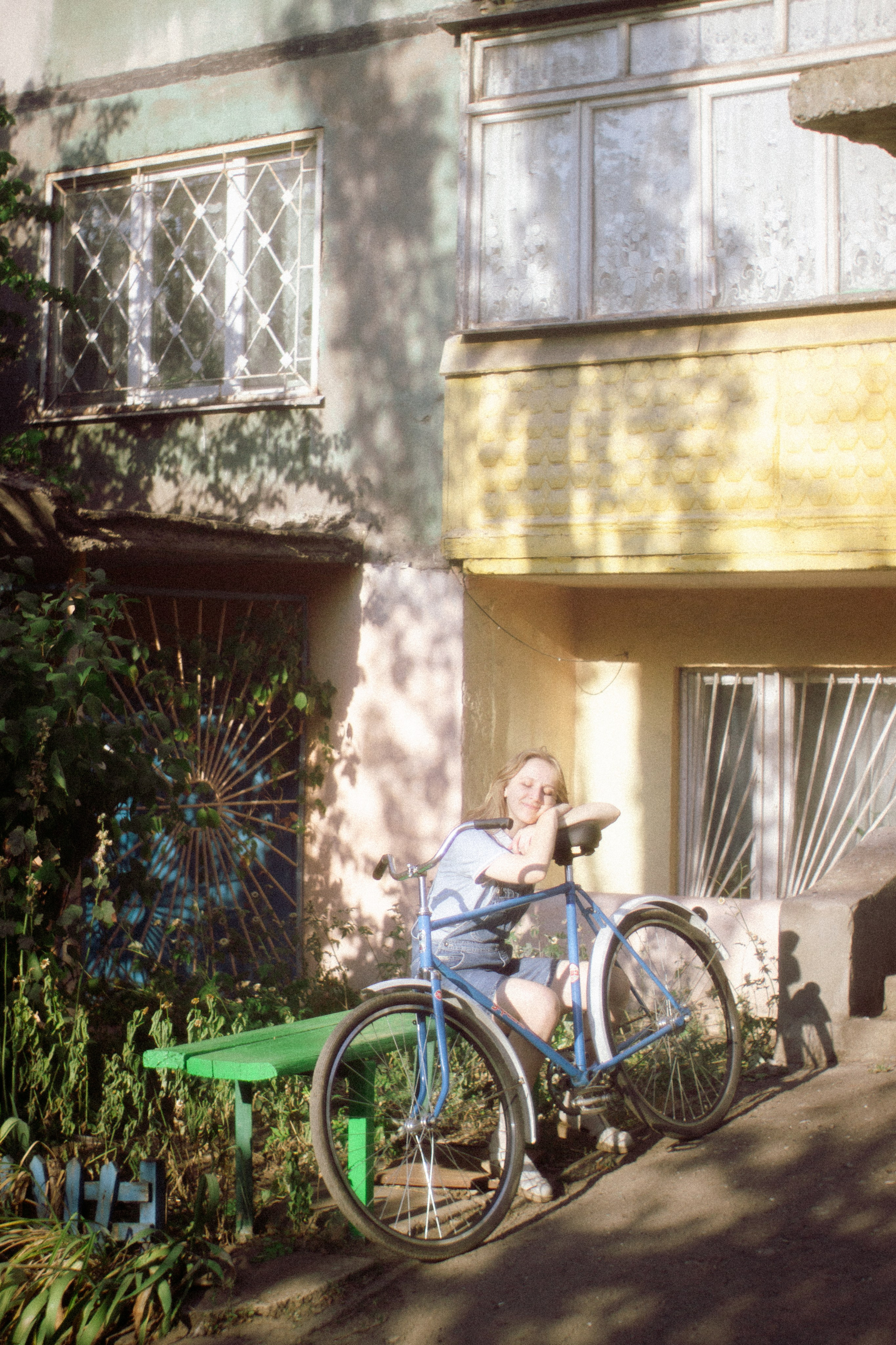 Двухколесный друг. • Фотограф Александра Светозар Алчевск •