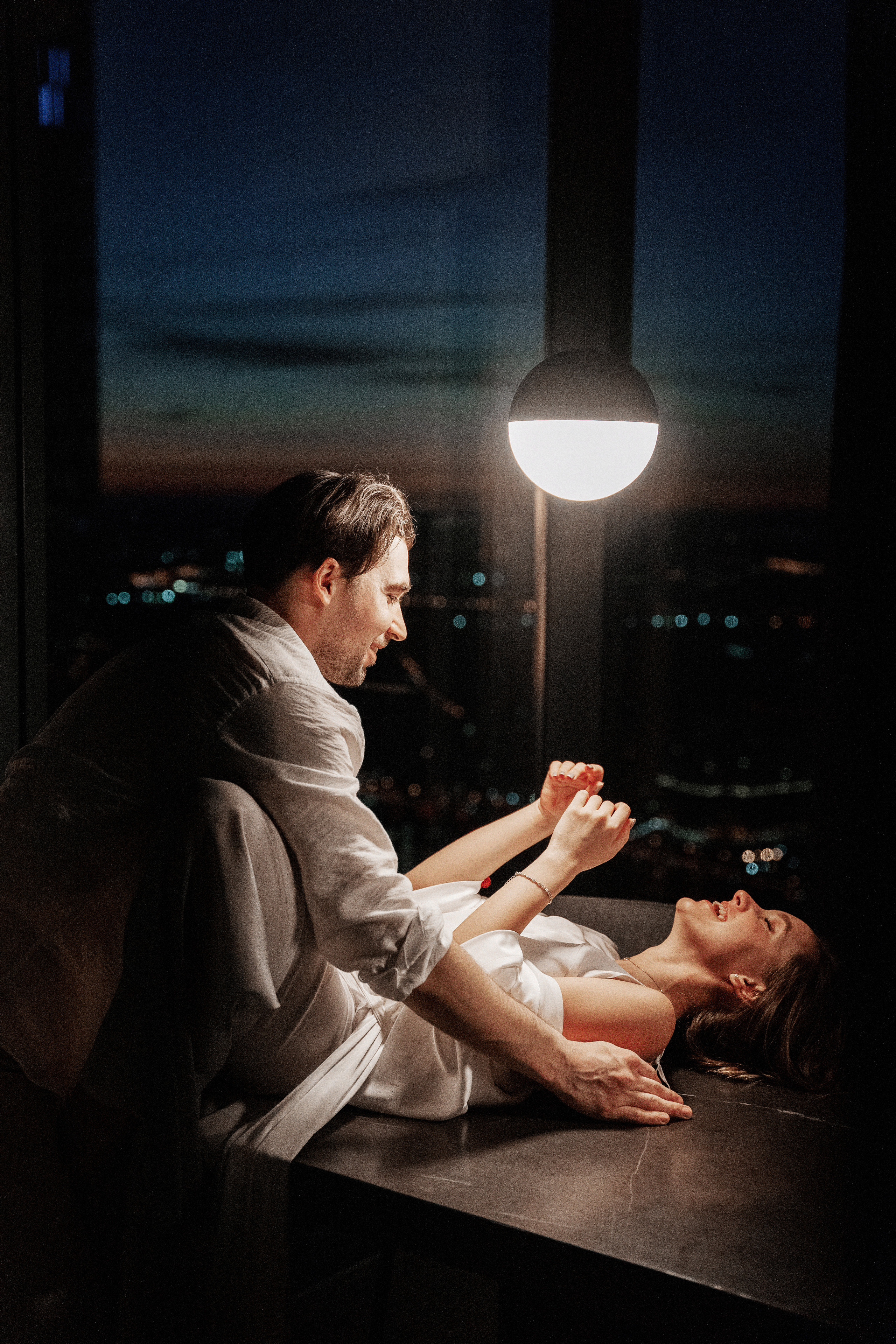 Фотосъемка love story в апартаментах Москва Сити. Саша Потапкин Фотограф. Сочи, Екатеринбург, Москва