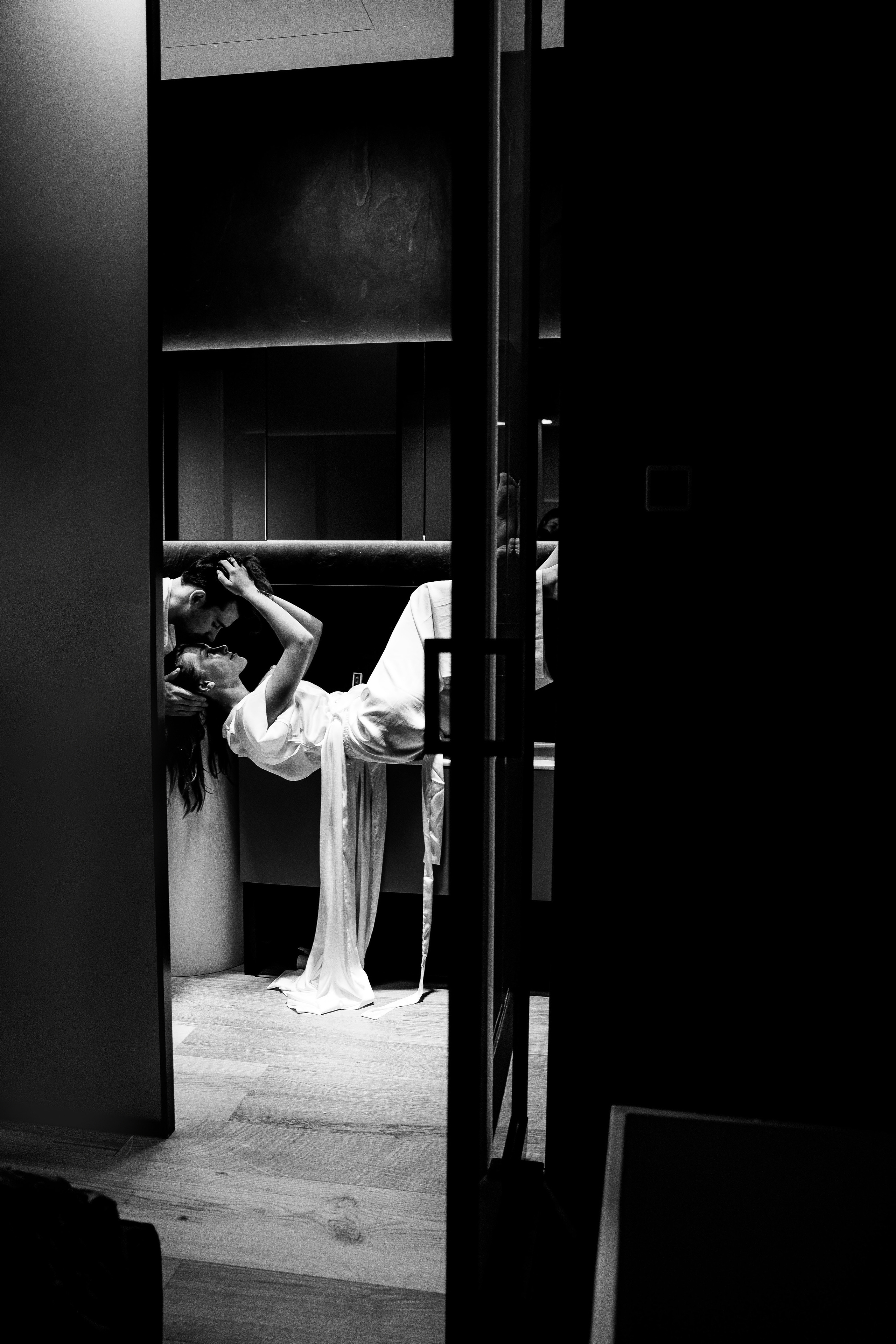 Фотосъемка love story в апартаментах Москва Сити. Саша Потапкин Фотограф. Сочи, Екатеринбург, Москва