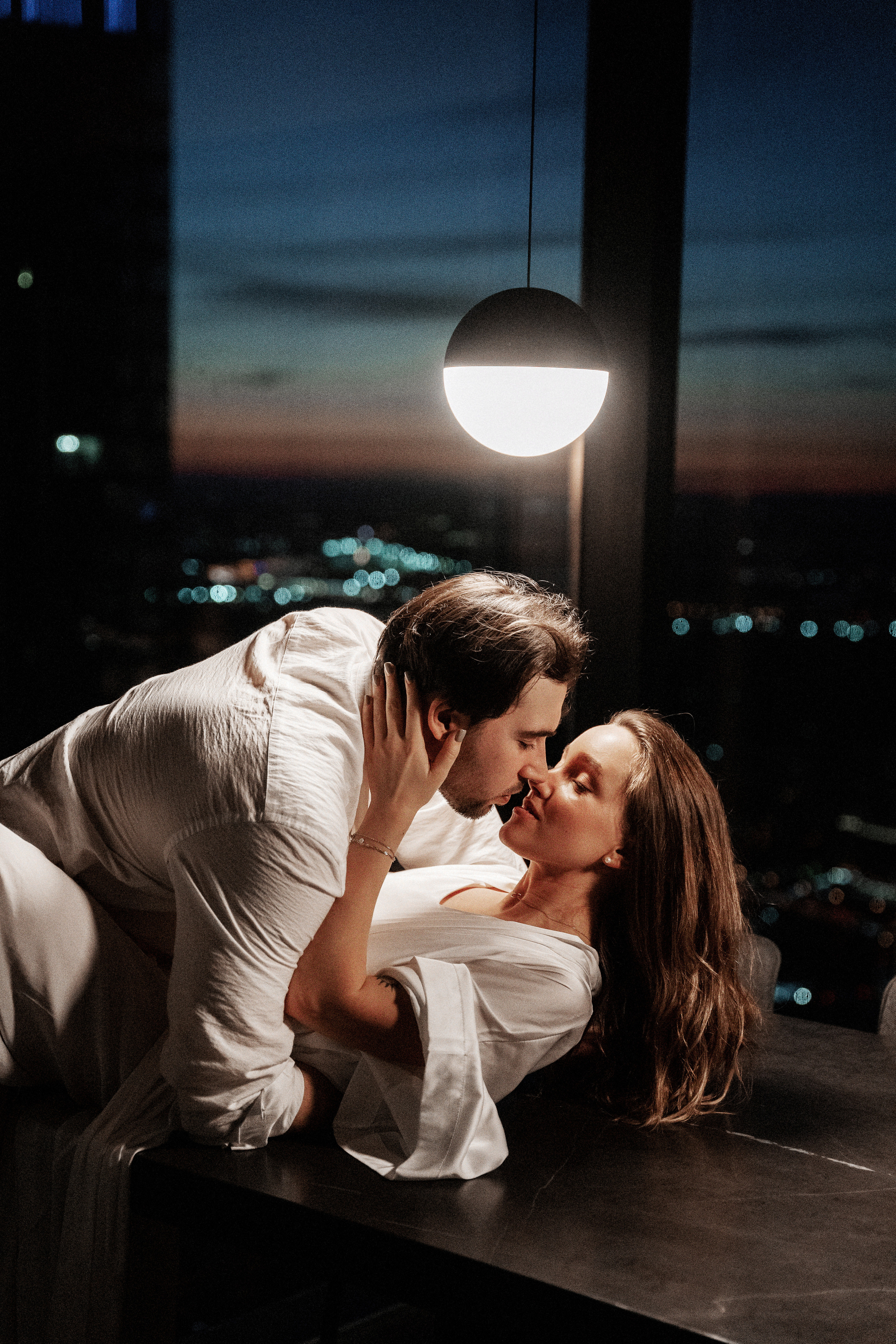 Фотосъемка love story в апартаментах Москва Сити. Саша Потапкин Фотограф. Сочи, Екатеринбург, Москва