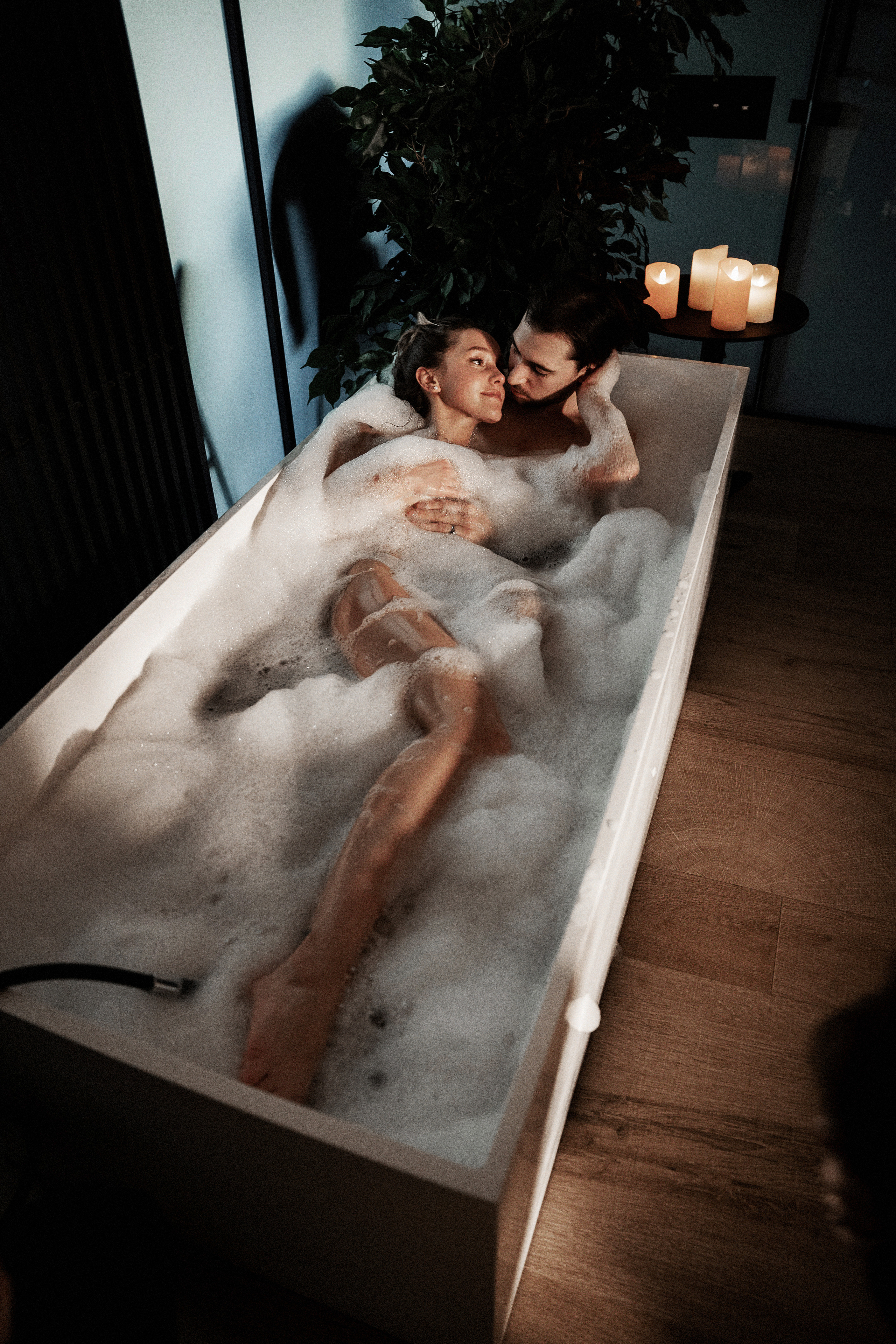 Фотосъемка love story в апартаментах Москва Сити. Саша Потапкин Фотограф. Сочи, Екатеринбург, Москва