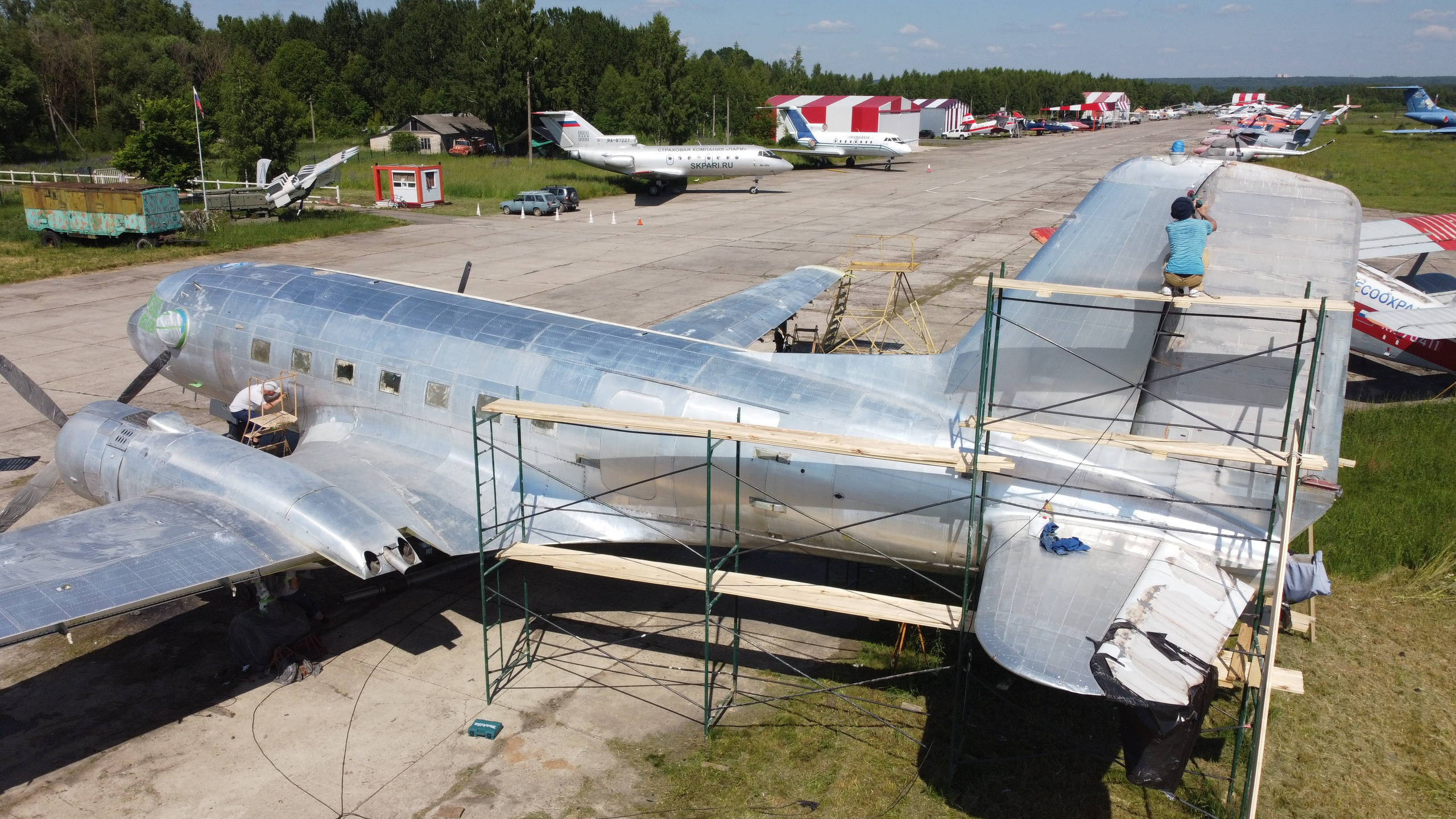 Ил-14Т «Голубая Мечта» — покраска (2022г). Фотоальбом показывающий увлекательный мир авиации и мир медведей Андрея Иванова