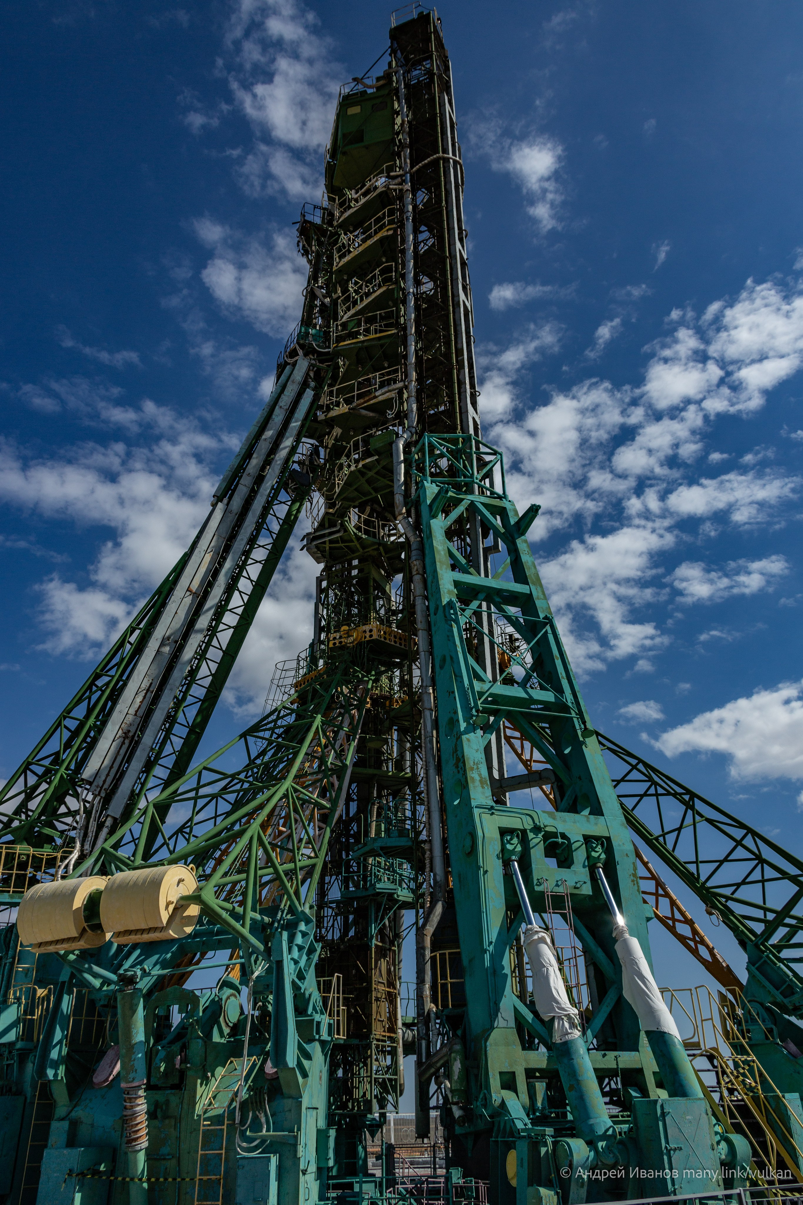 Перелёт на Байконур в 2026 г на самолётах АОН. Фотоальбом показывающий увлекательный мир авиации и мир медведей Андрея Иванова