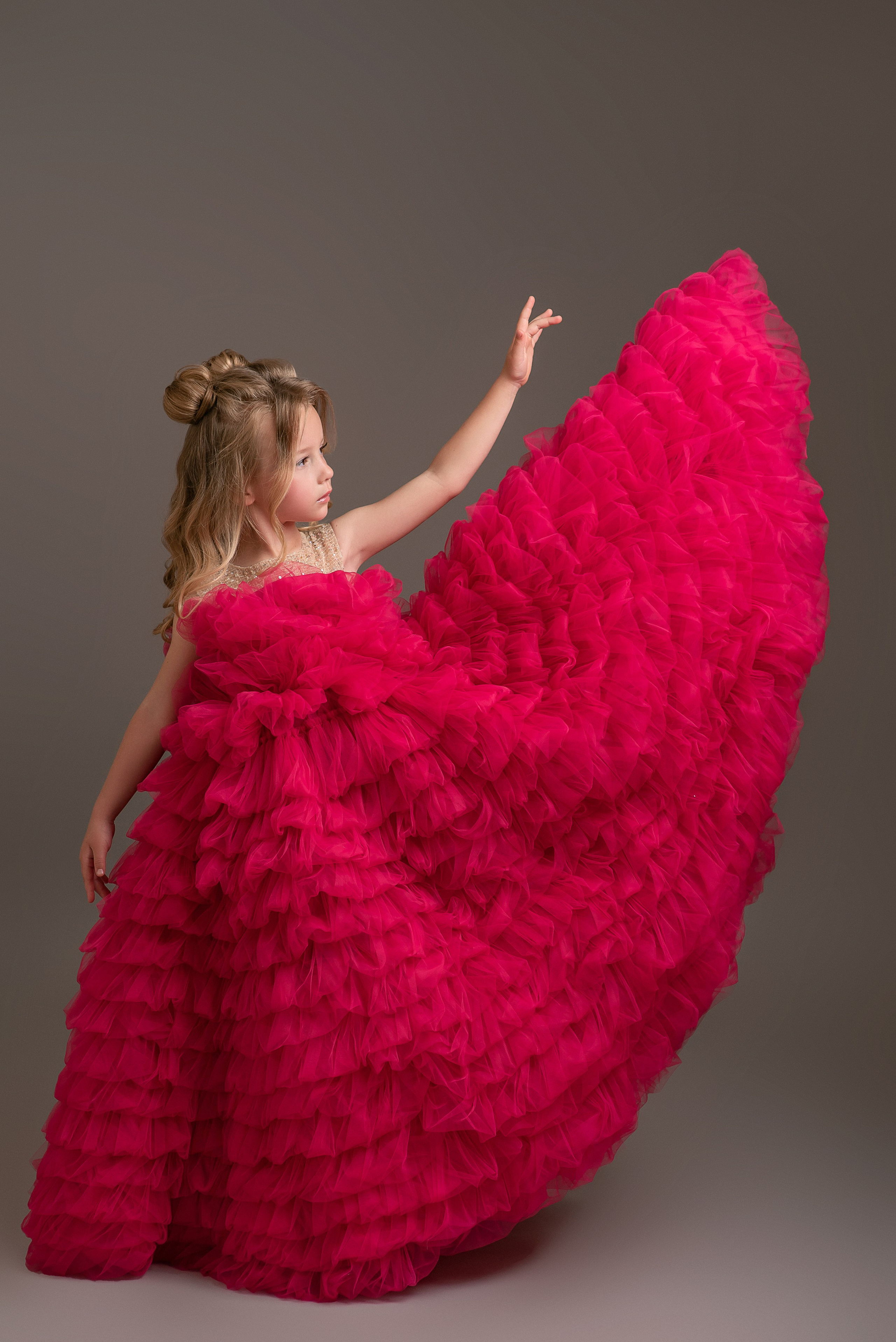 Полина пионы, гартензия. Семейный и детский фотограф Наталья Горда