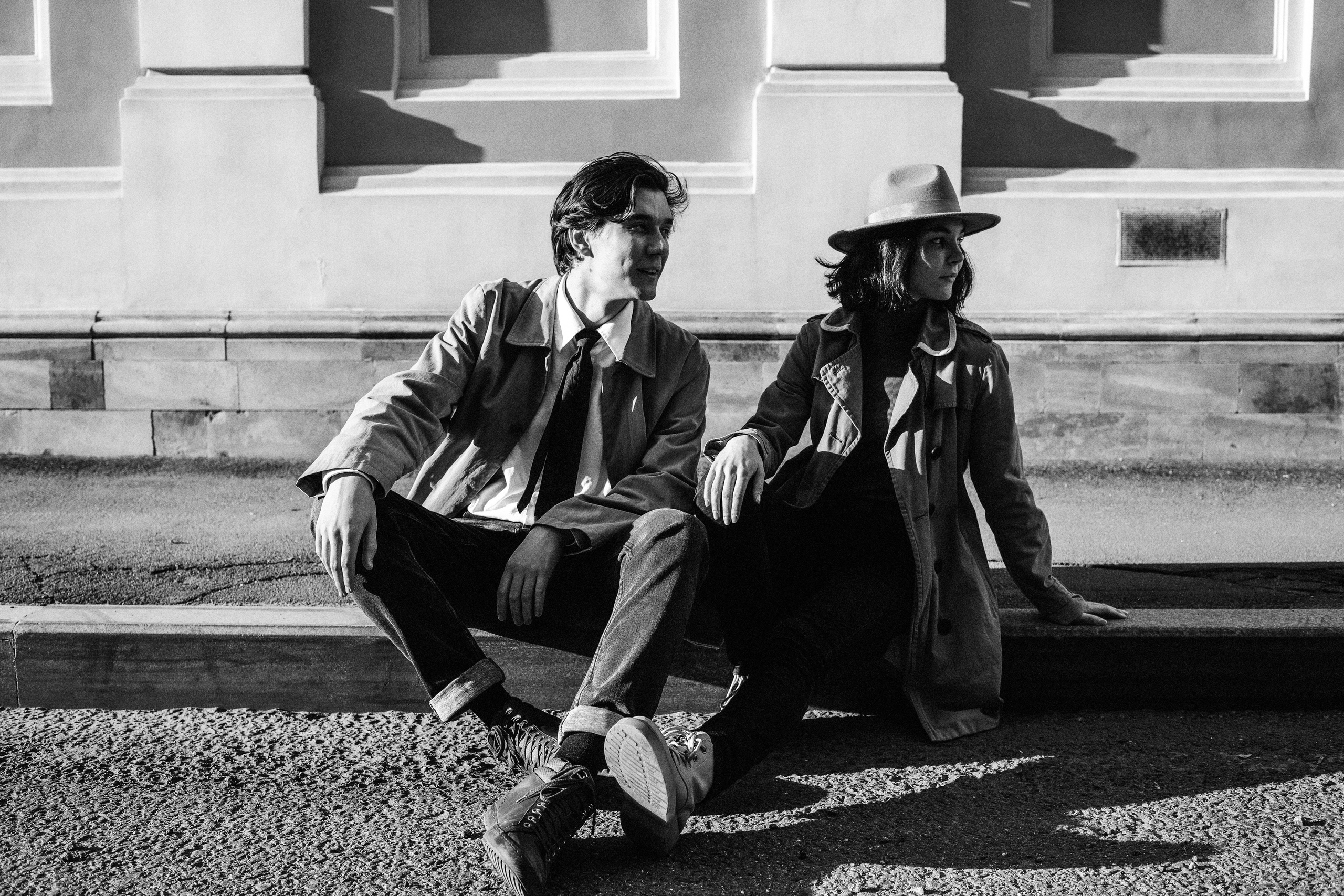 Черно-белое фото влюбленной пары love Story