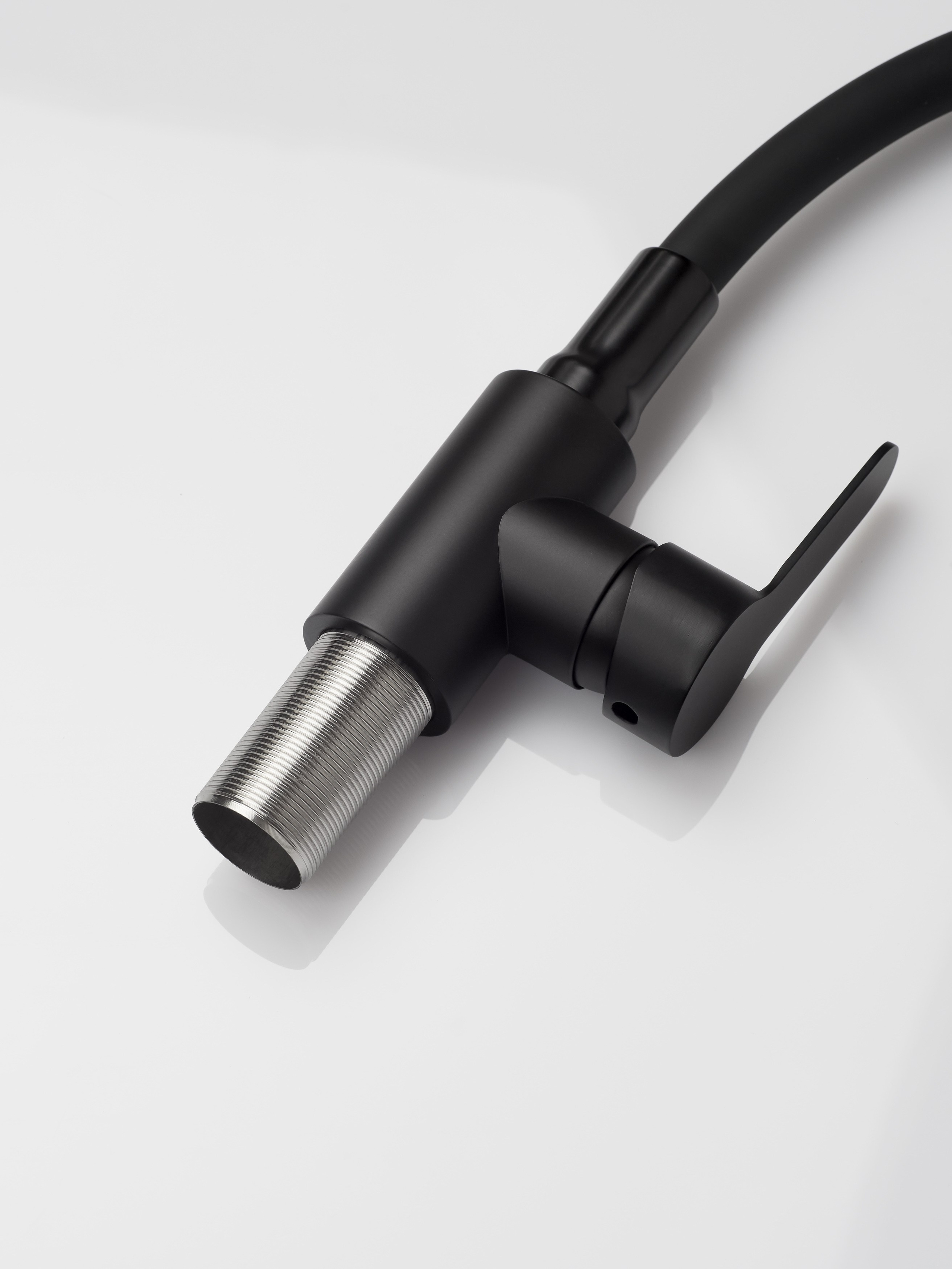 Краны. Предметный фотограф, инфографика и видео в Санкт-Петербурге