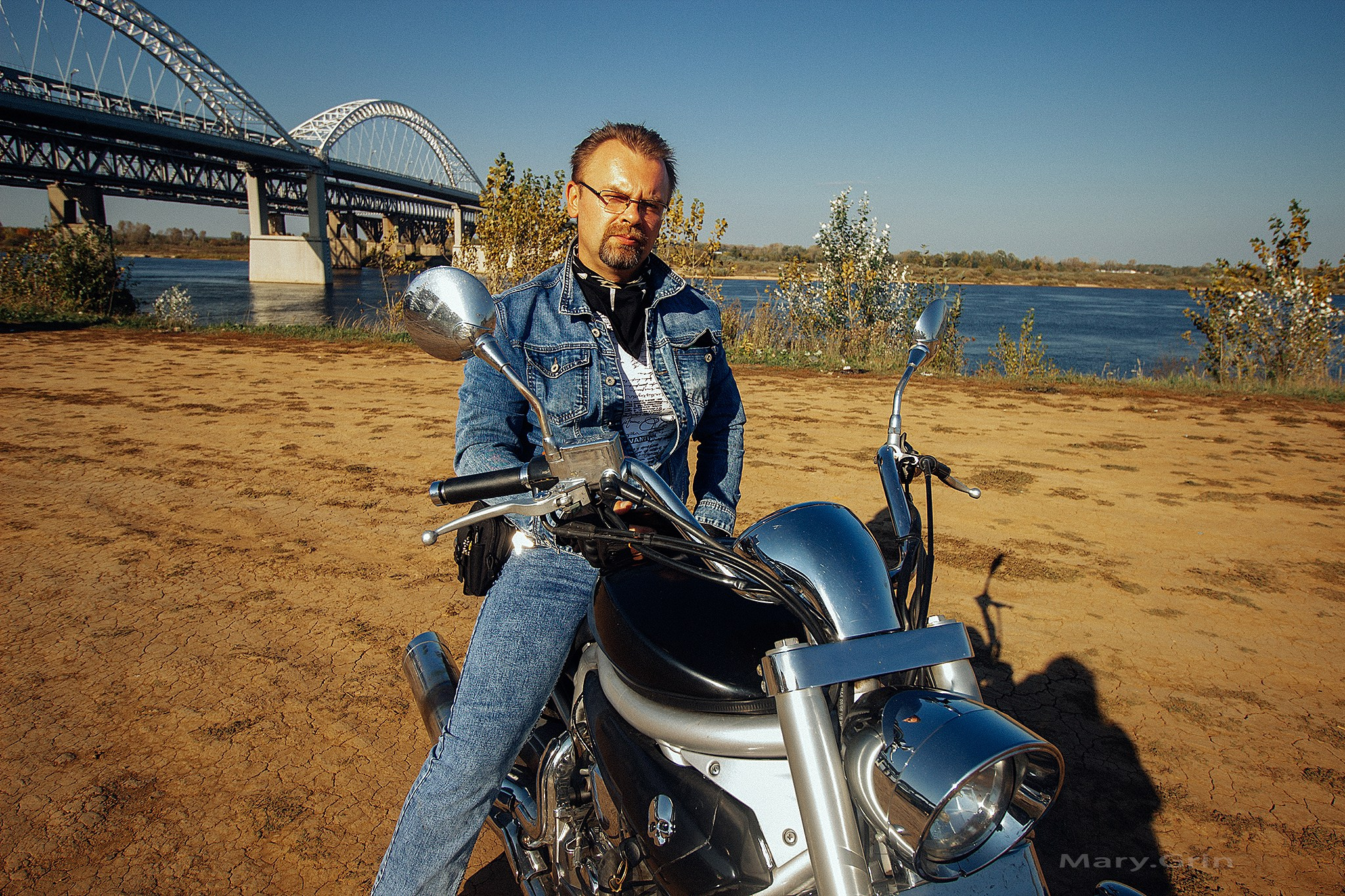 Дмитрий с мотоциклом. Детский и семейный фотограф, фотограф мероприятий Нижний Новгород