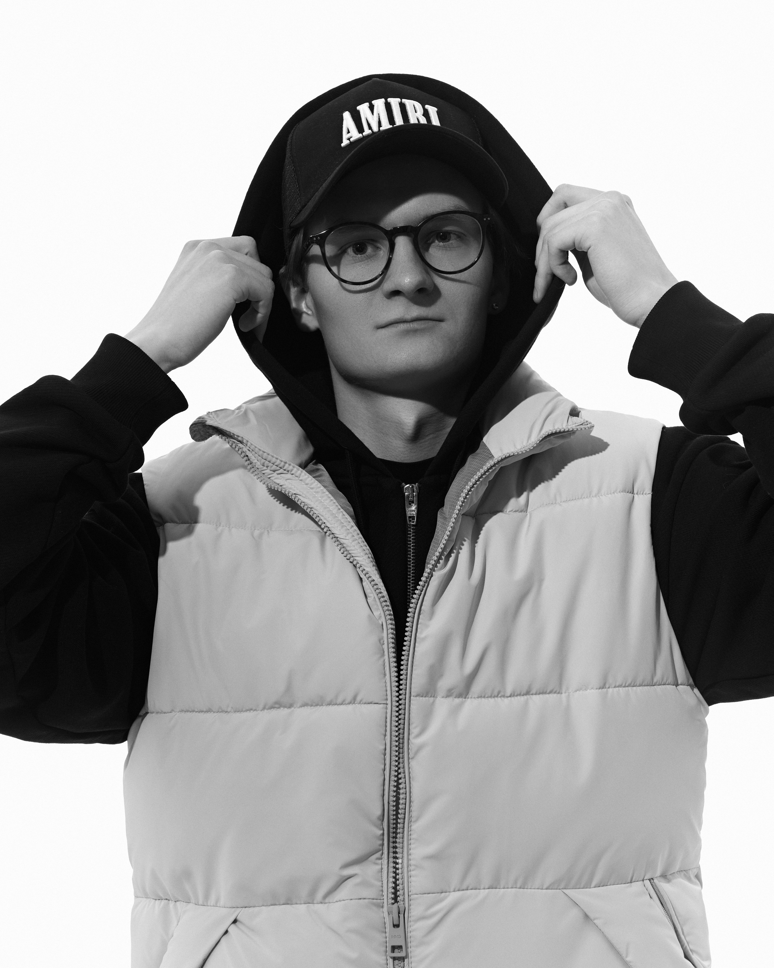 Фотограф Москва. NOIZOMAX Художественный фотограф в Дубай