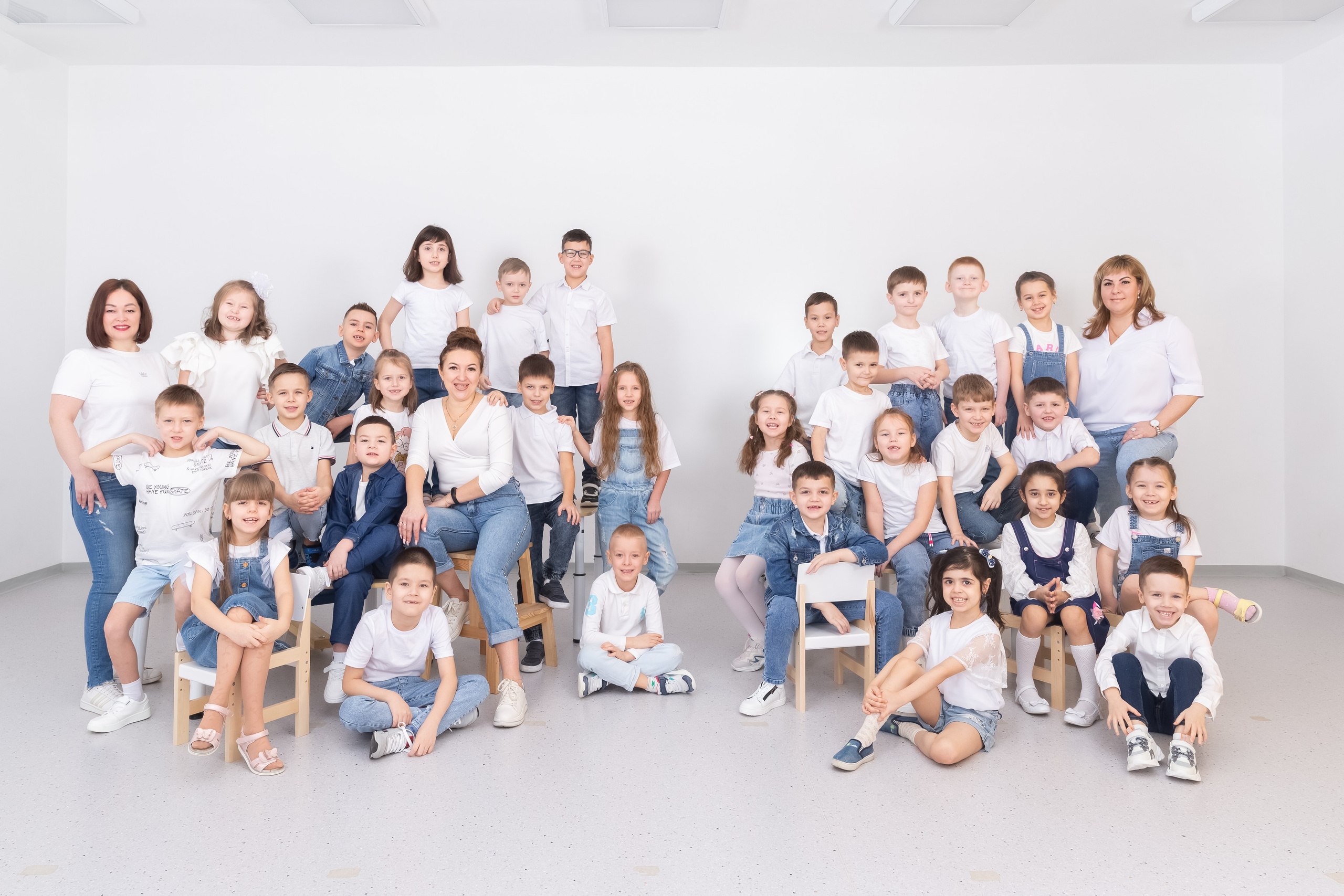 Общее фото в саду. Фотограф Дарья Нагайцева