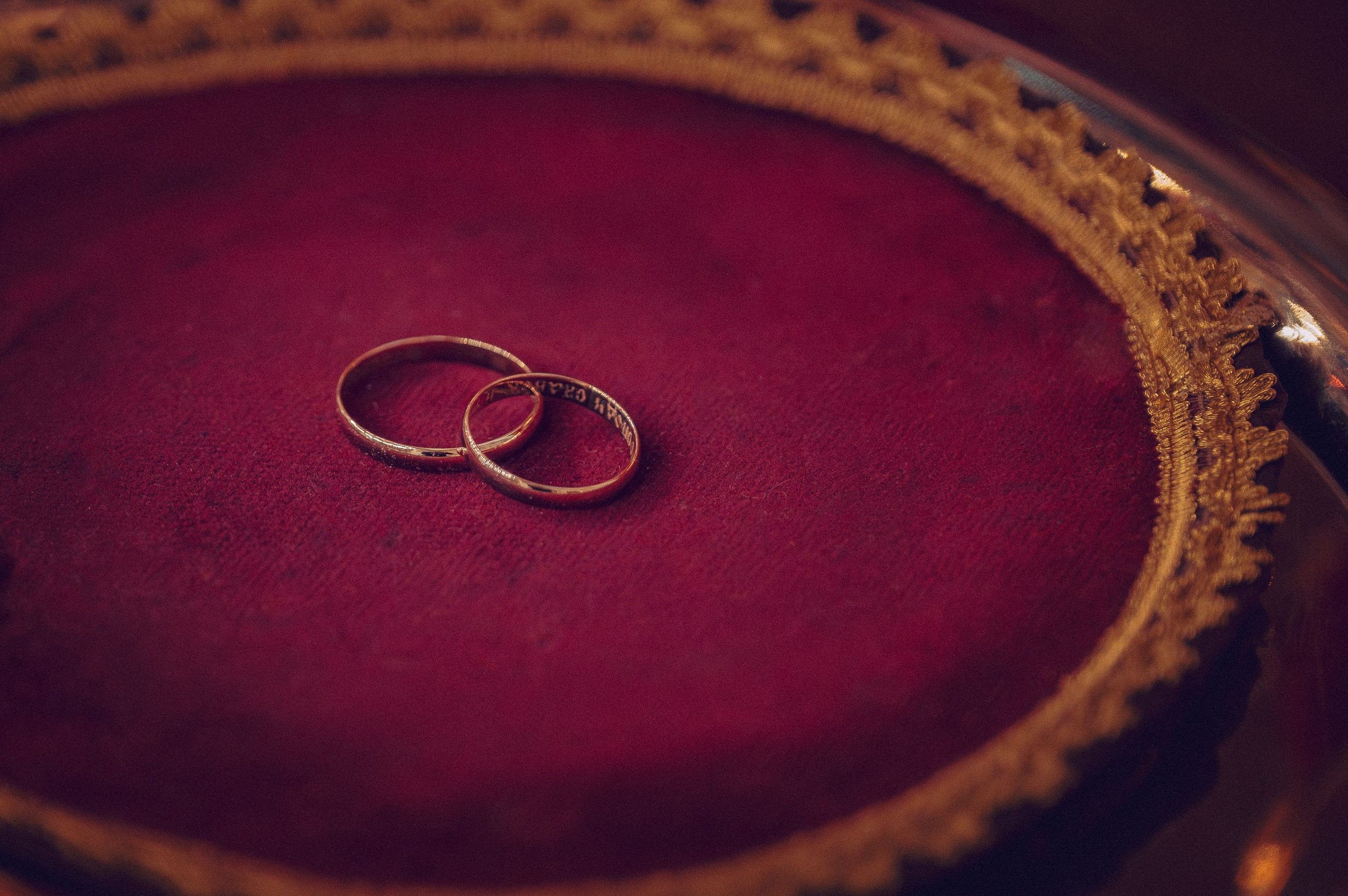 Венчание Ильи и Евгении в Храме Покрова Пресвятой Богородицы в Ясенево. Семейный фотограф Руслан Каримов Одинцово Москва