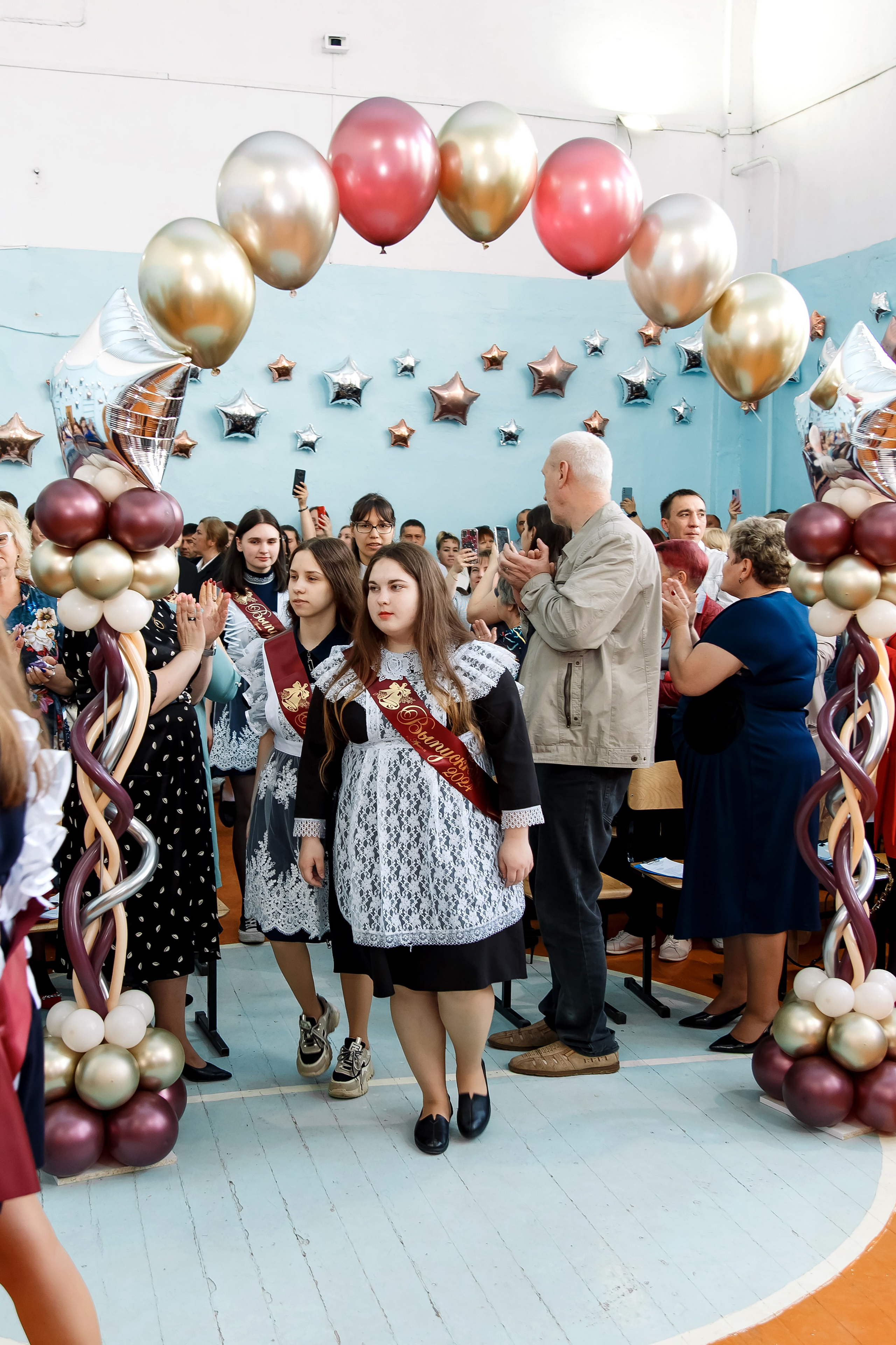 11 класс Последний звонок. Фотограф Любовь Корниенко, Примоский край