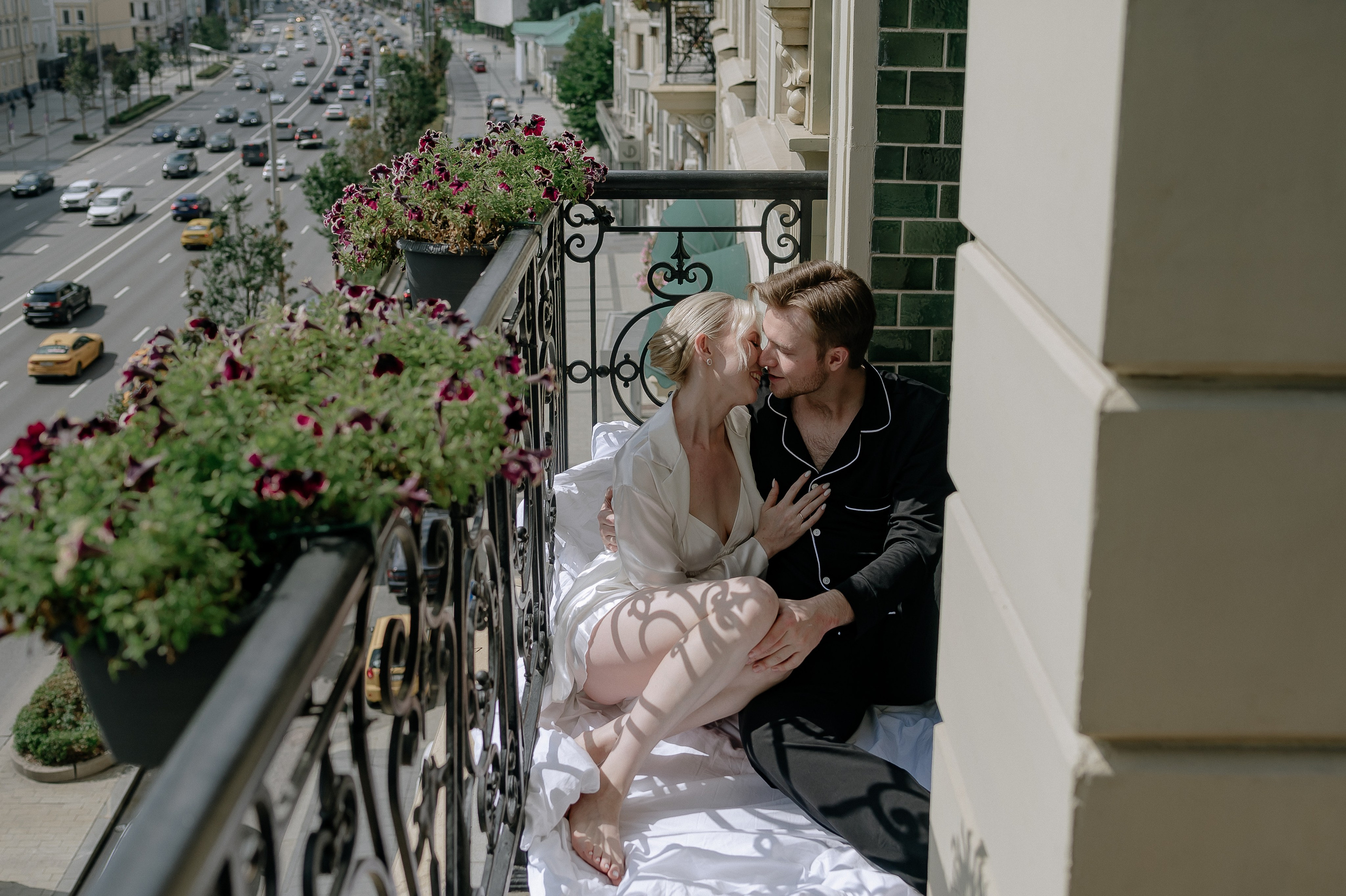 Фотосессия на балконе в отеле Hartwell