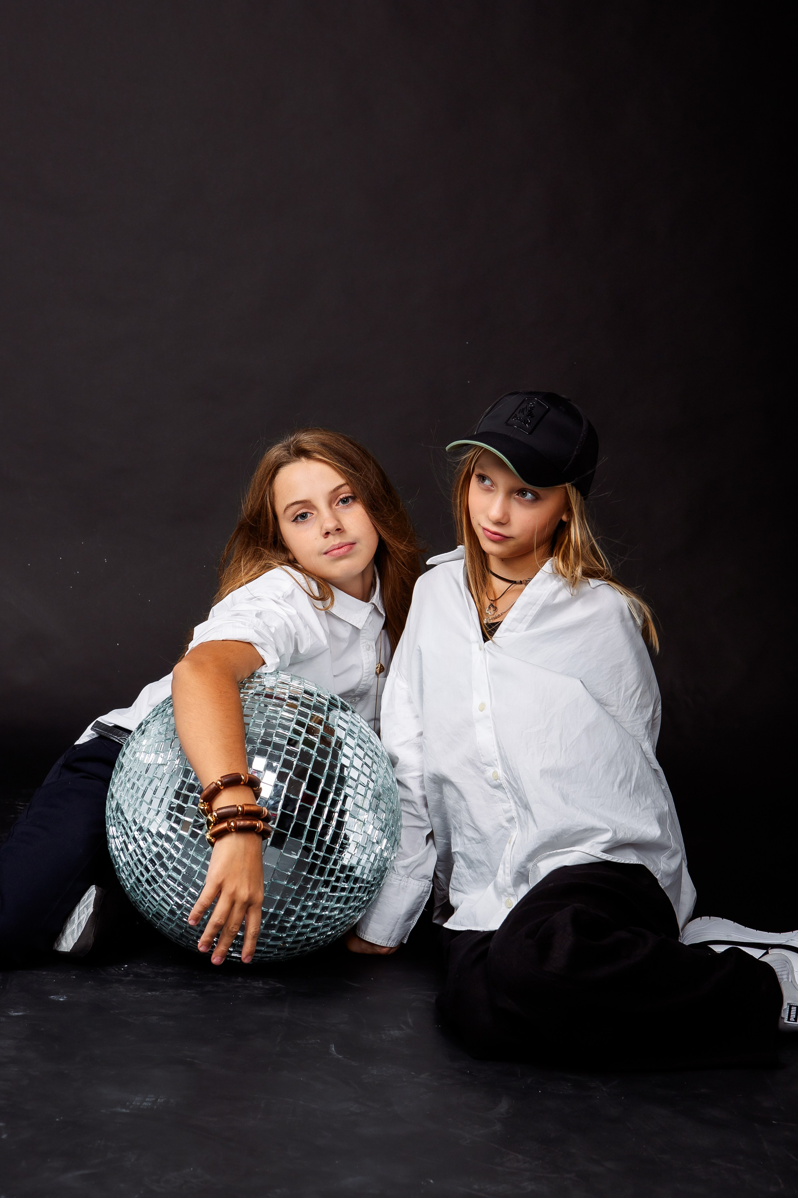 Подружки. Семейный детский фотограф. Фотосессия в Минске