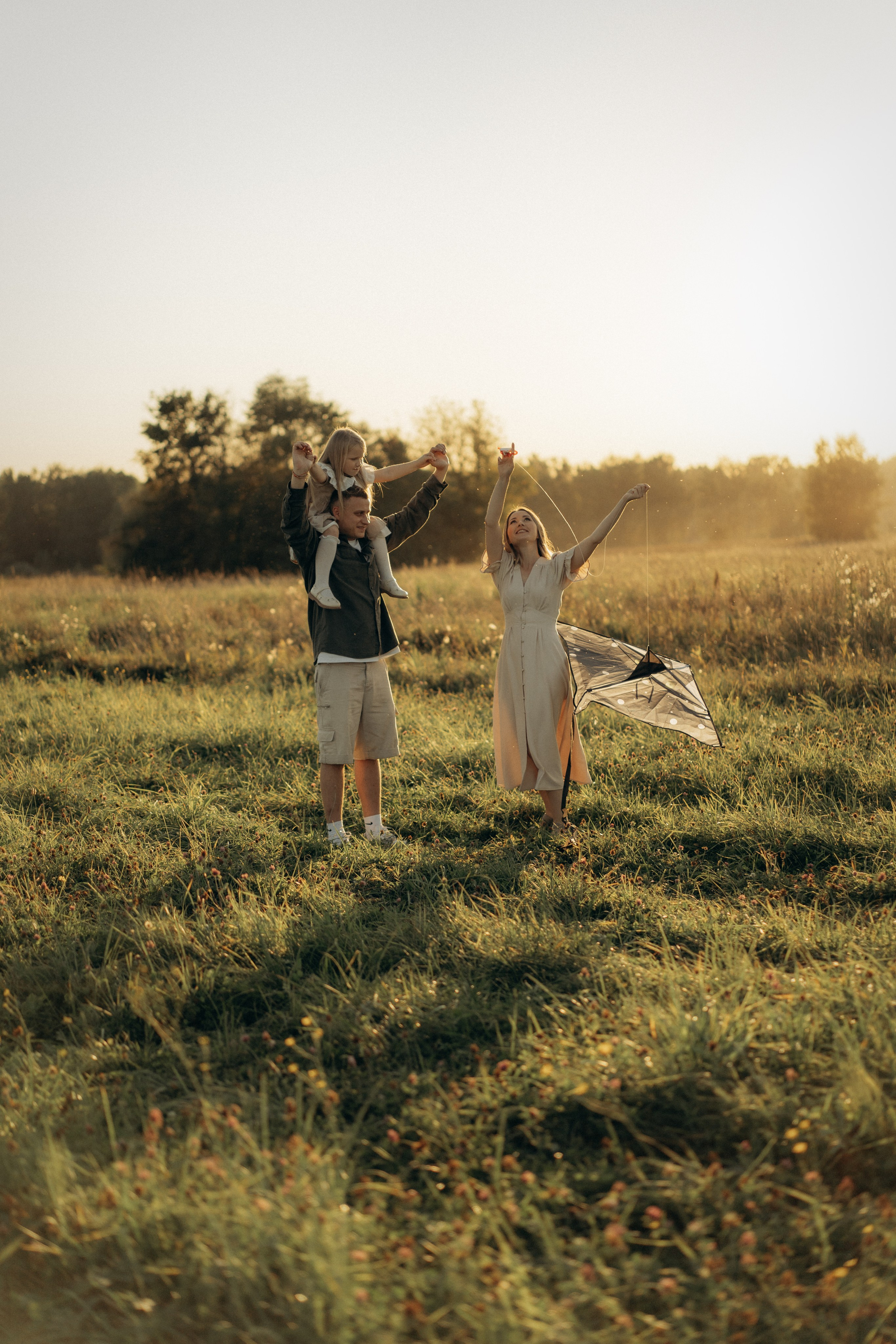 Летний вечер в поле. Семейный lifestyle фотограф в Москве Рената Рафикова