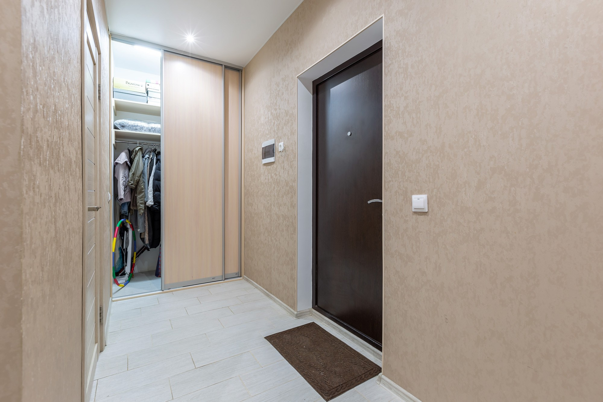 Домодедово. Квартира в теплых тонах на продажу. Интерьерный фотограф в Крыму