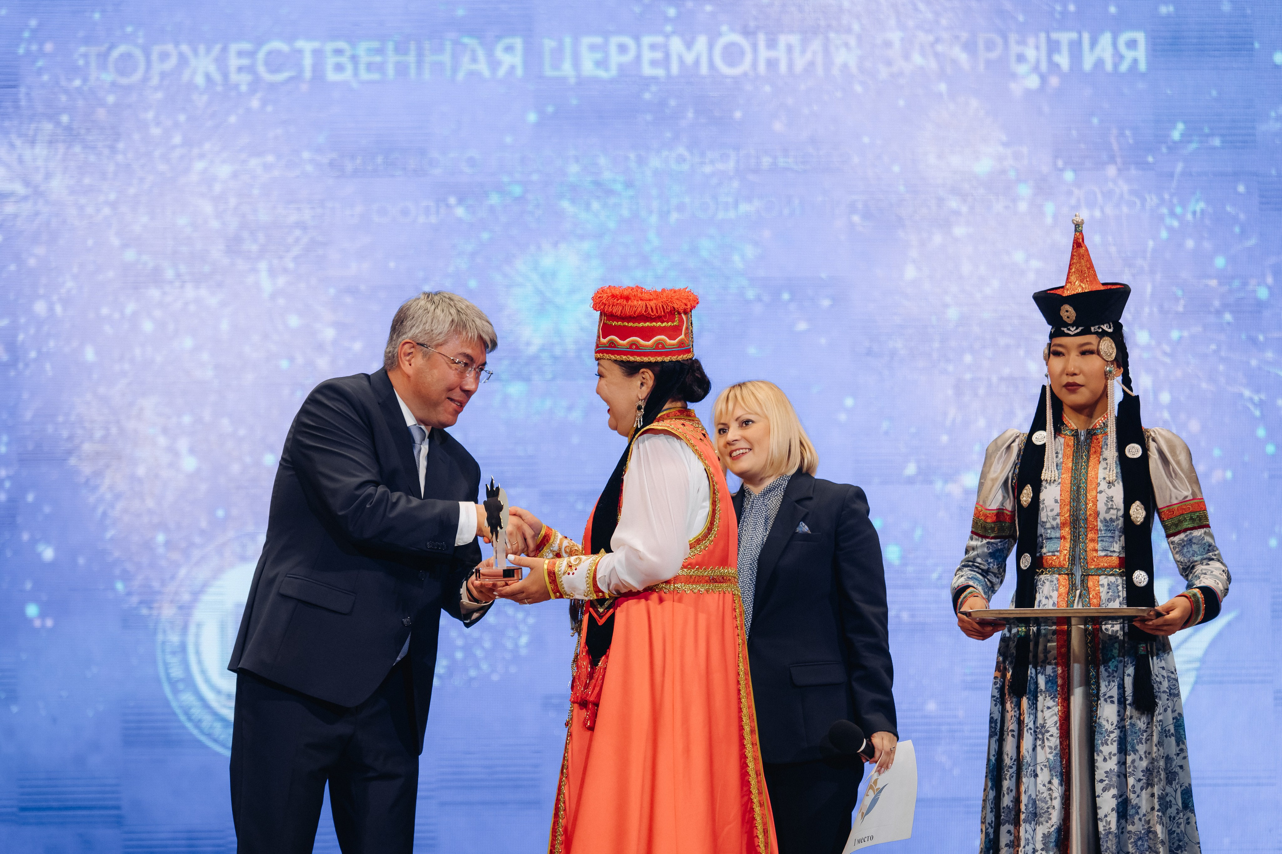 Лучший учитель родного языка и литературы 2025. Свадебный и семейный фотограф в Улан-Удэ