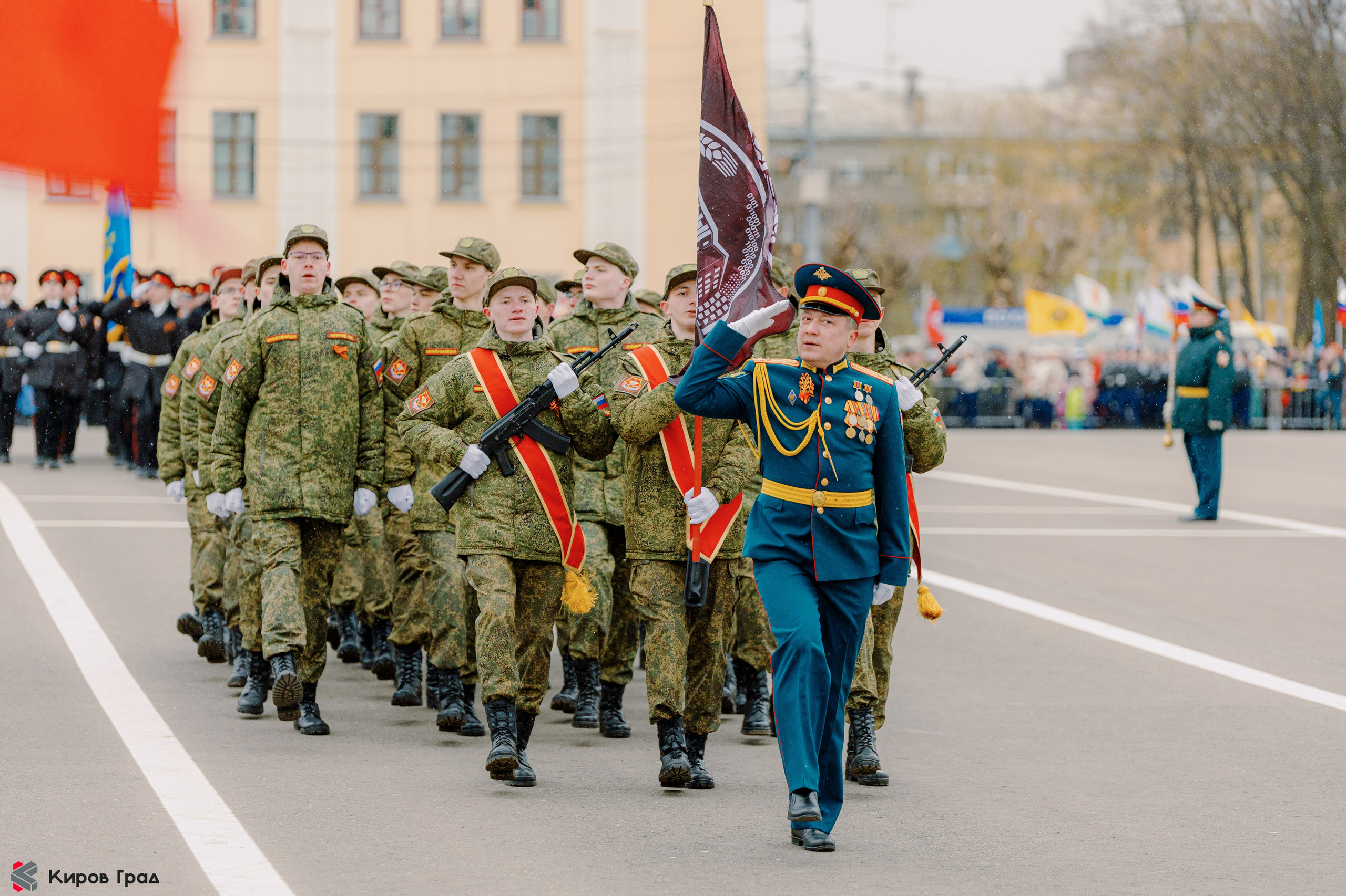 Парад победы 9 мая. Свадебный и репортажный фотограф Киров | Вадим Карпук