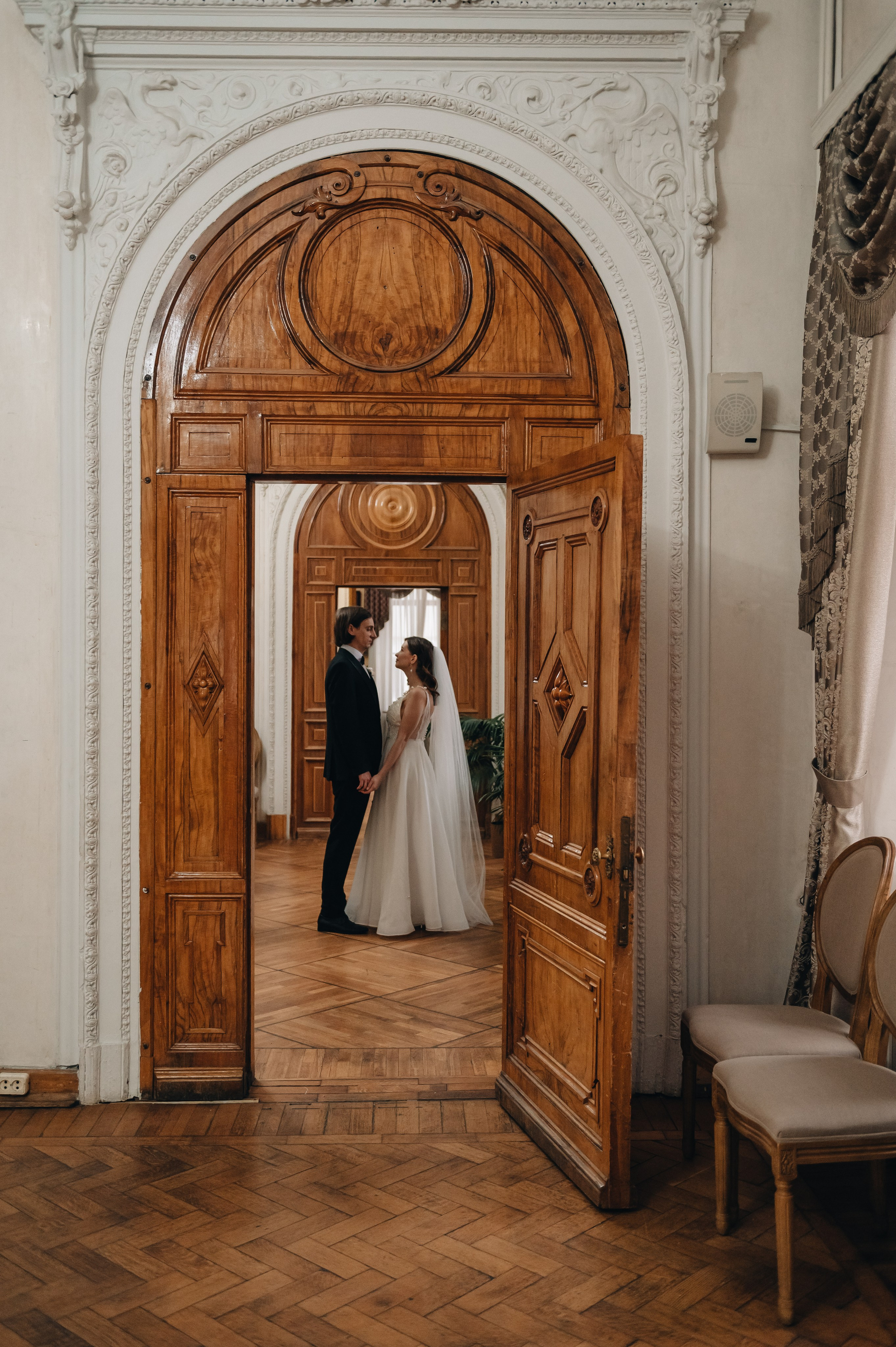 Свадебная фотосессия в библиотеке им. Пушкина. Портретный фотограф Москва Светлана Кашура