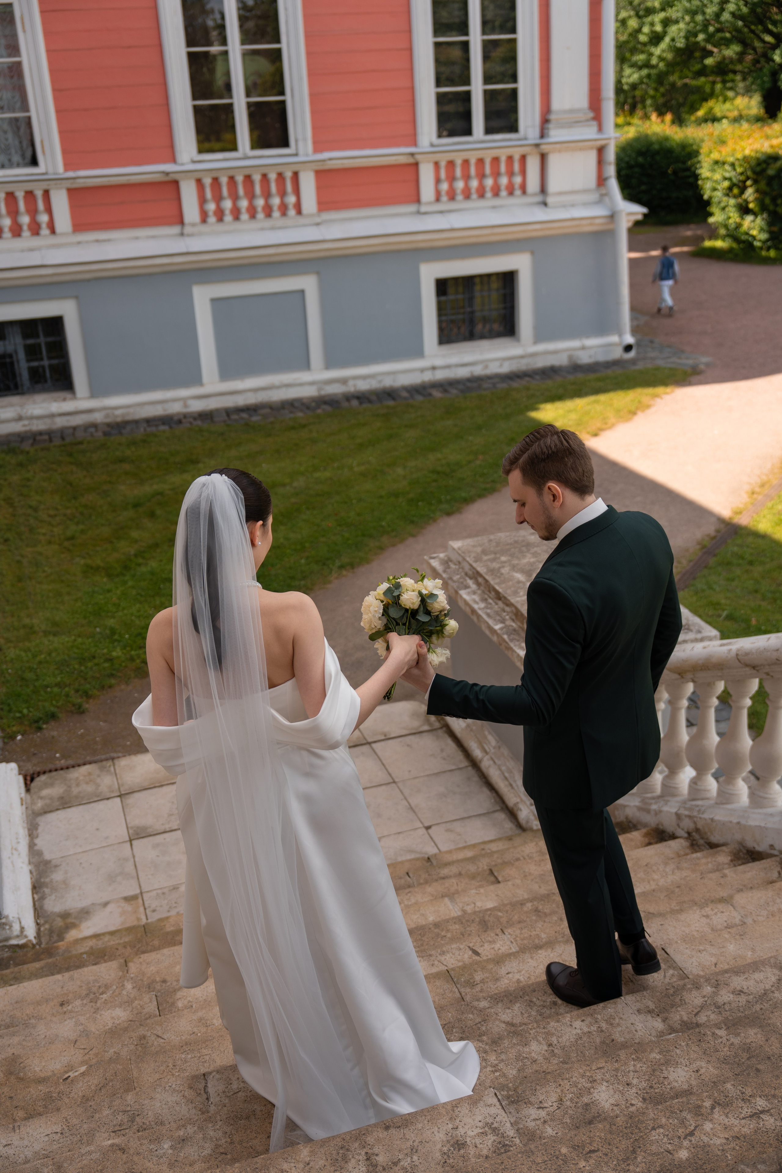 Влад и Илина в Кусково. Свадебный фотограф в Москве Анна Полушина