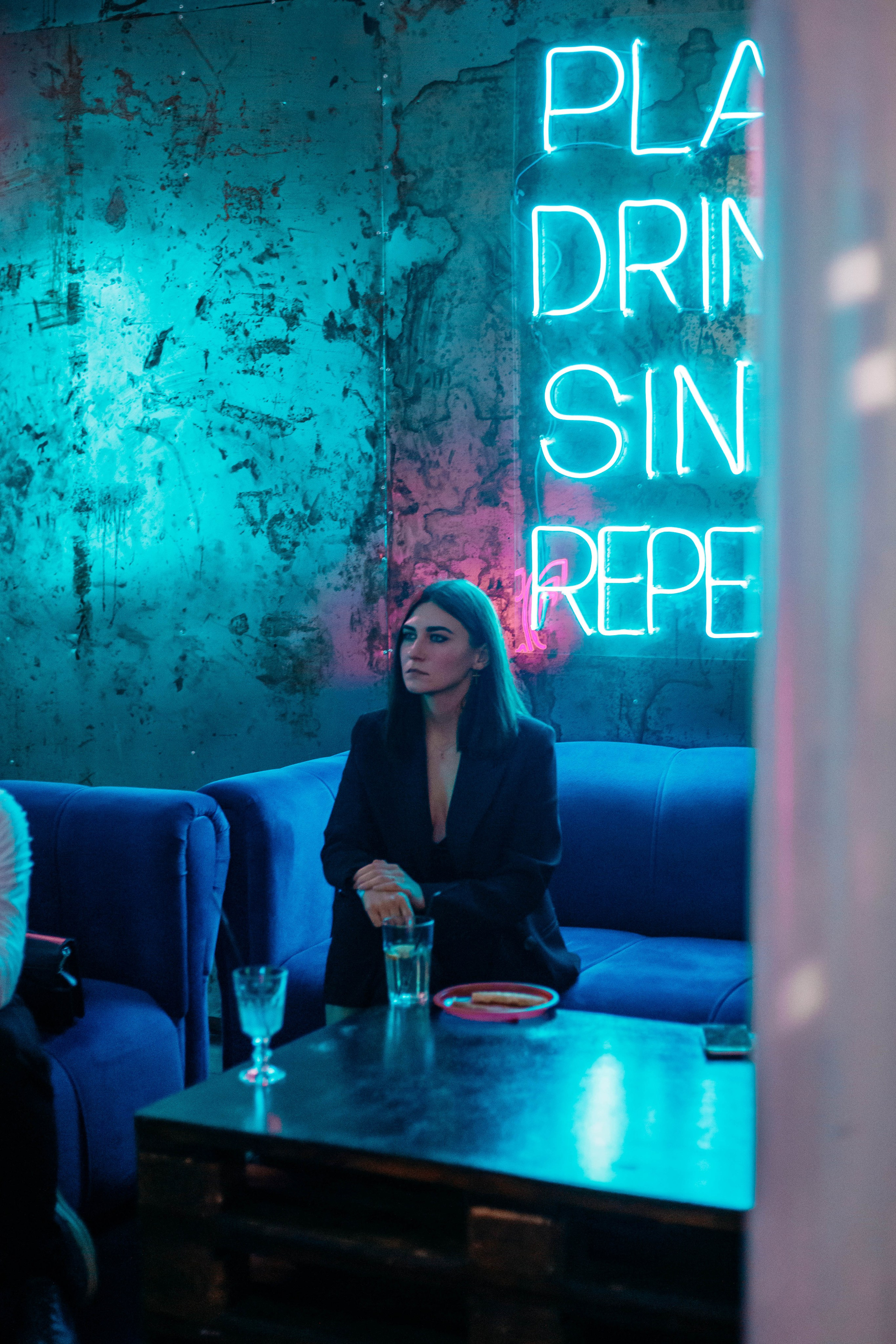 ЮНОСТЬ ВСЁ ПРОСТИТ