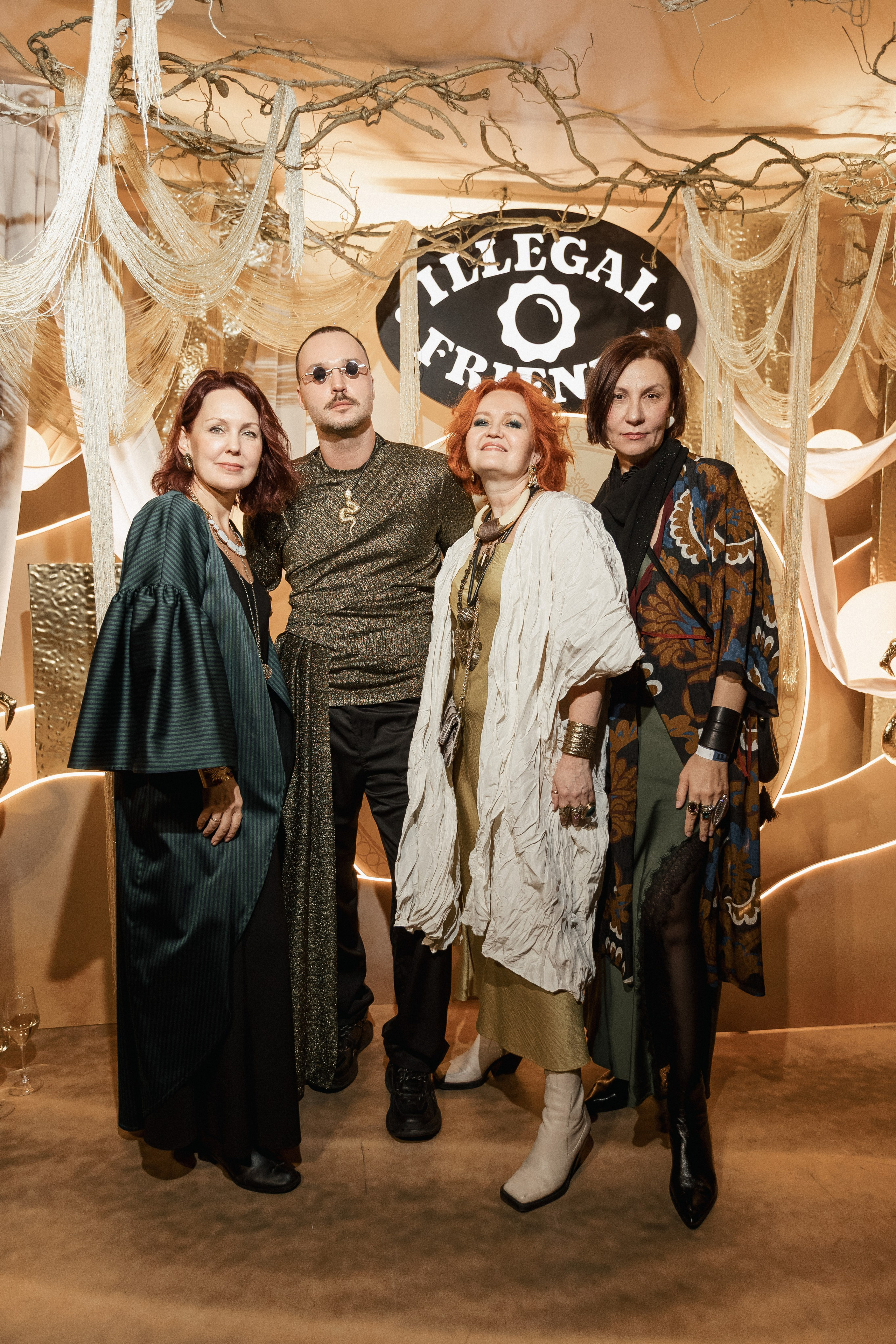 ILLEGAL FRIENDS — MIRAGE [PART I]. СВОИ. ФОТООТЧЕТЫ-СОБЫТИЯ-МЕСТА