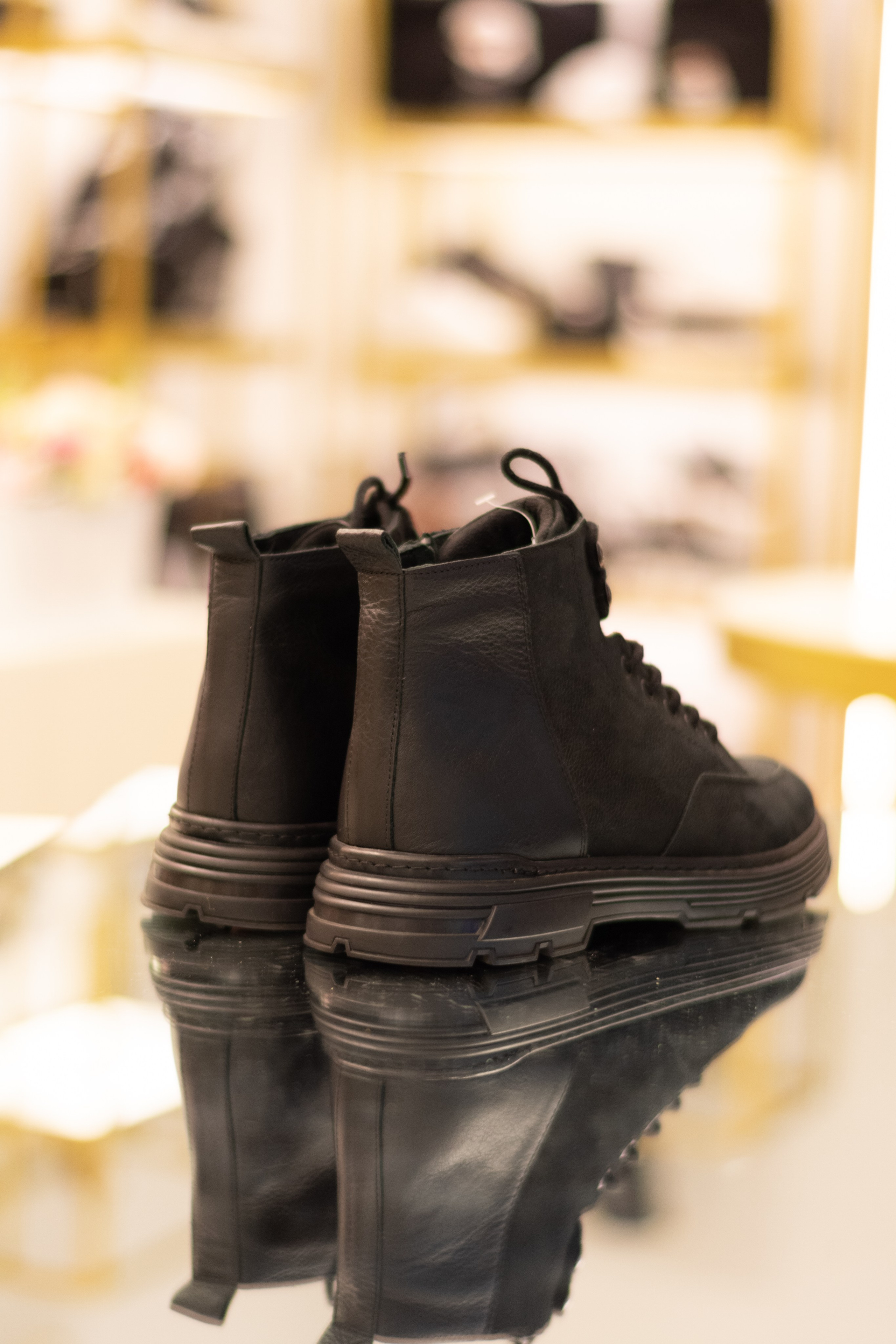 Для организаций. Предметная фотосессия для обувного магазина Capsula. Фотограф/видеограф Богдан Голованов