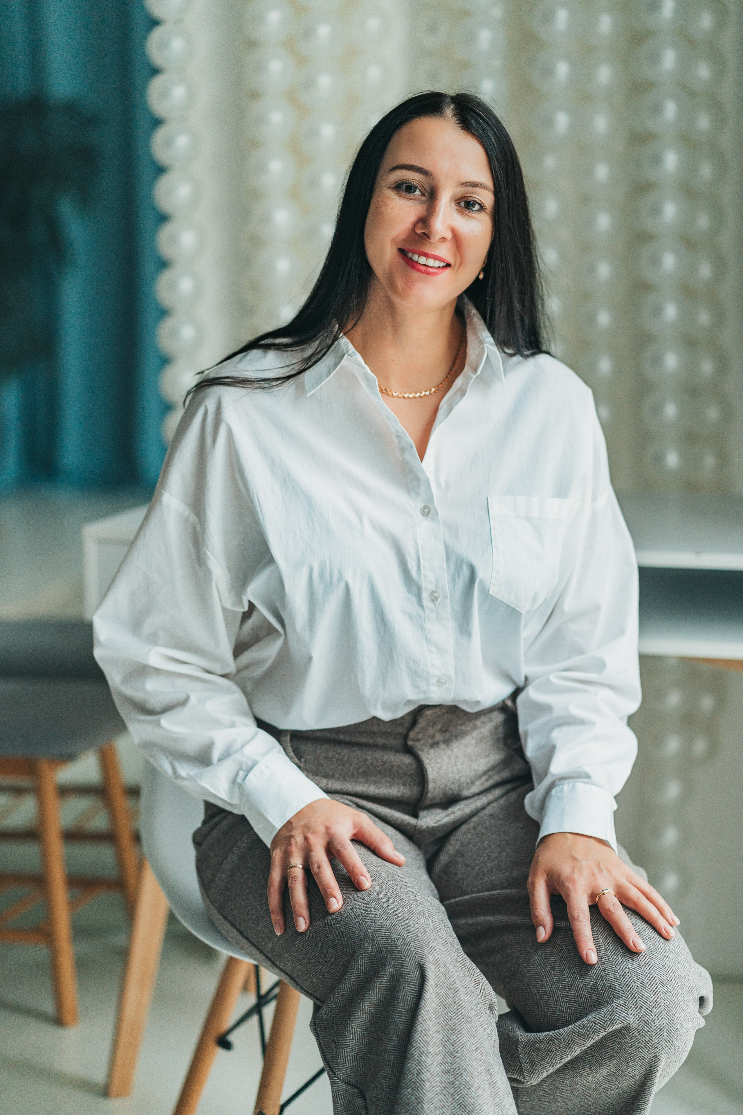 Женский портрет. Школьные альбомы и альбомы для детского сада. Юлия Осипова. Москва