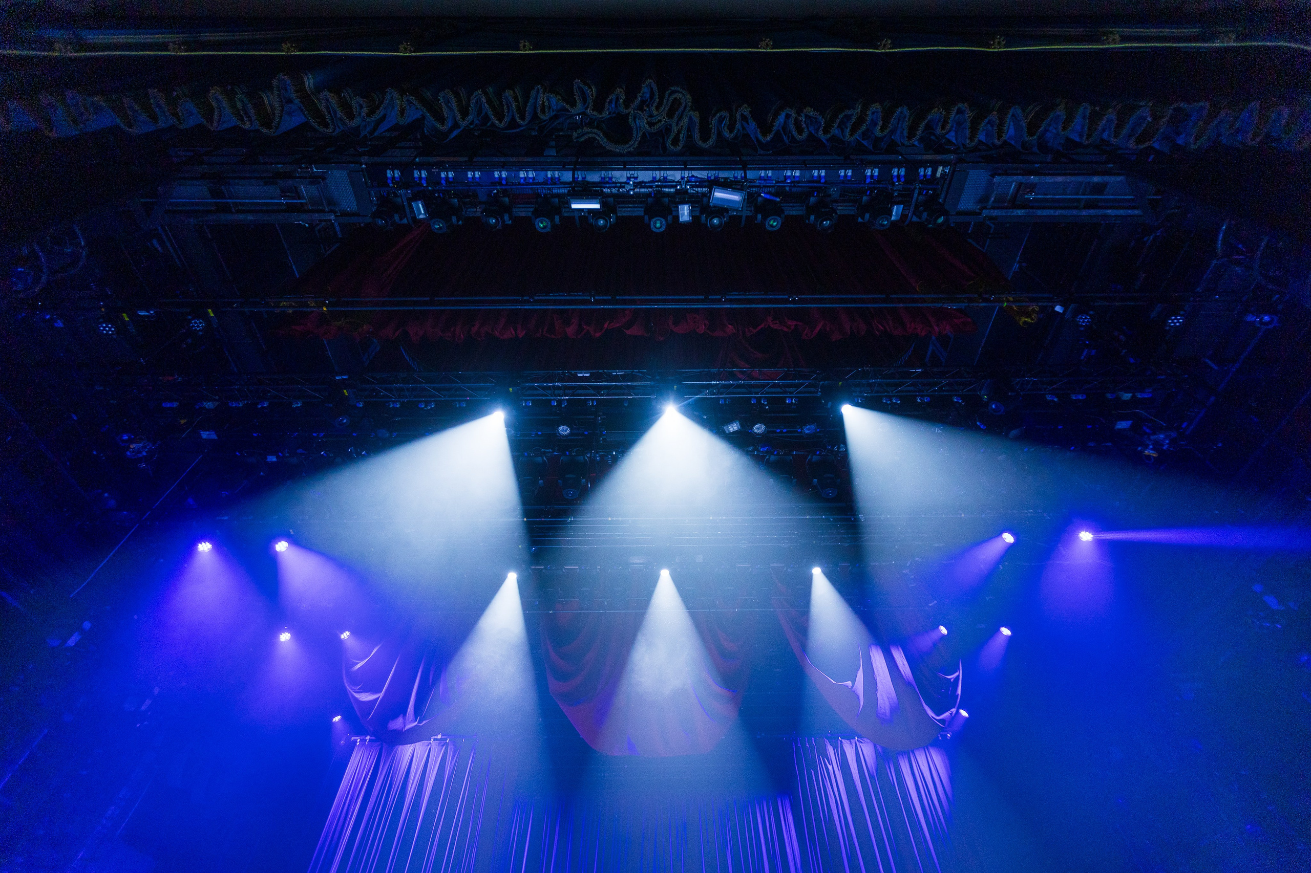 Полный цикл под ключ. История занавеса. Превращаем идею в технологию