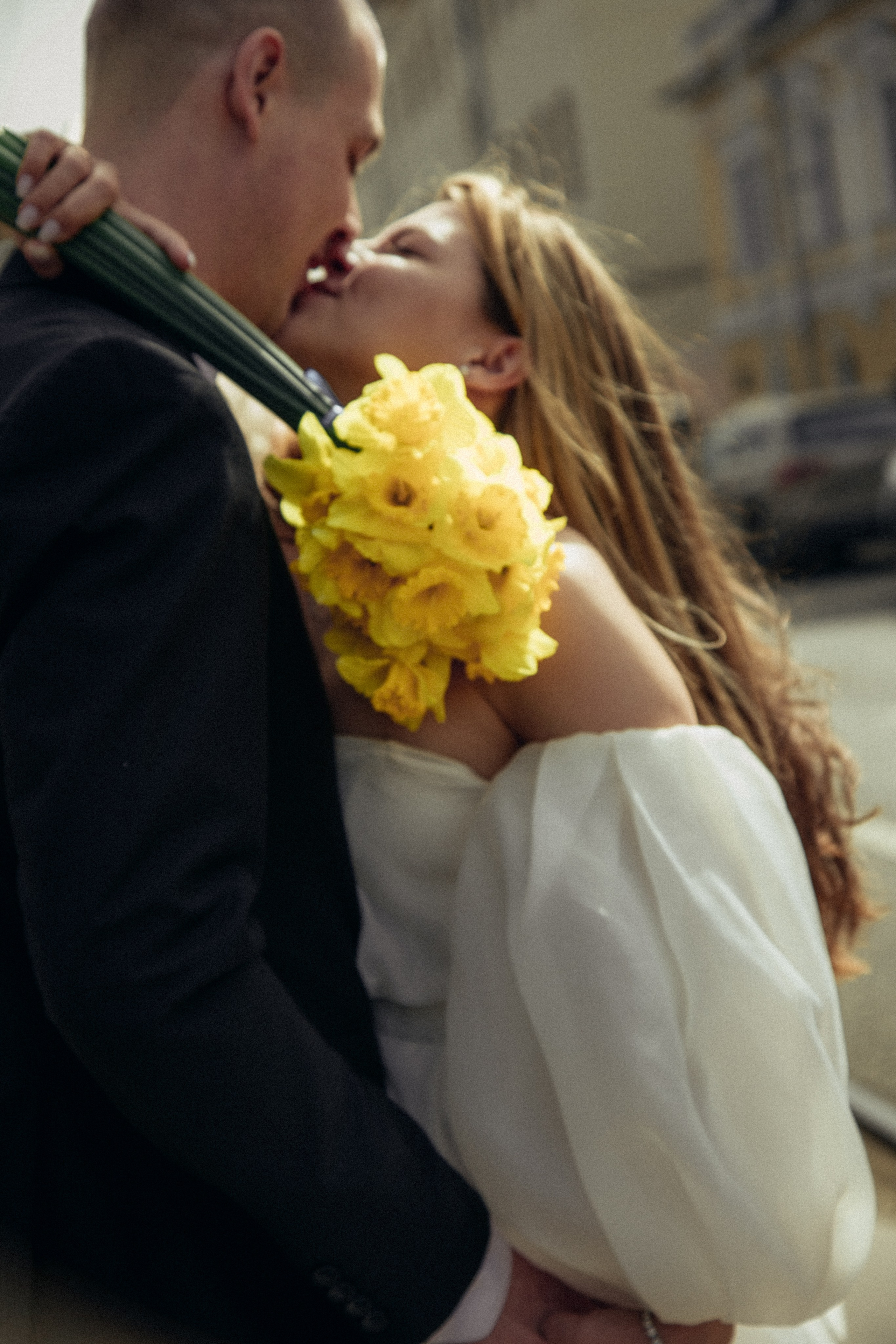 Молодожены в городе