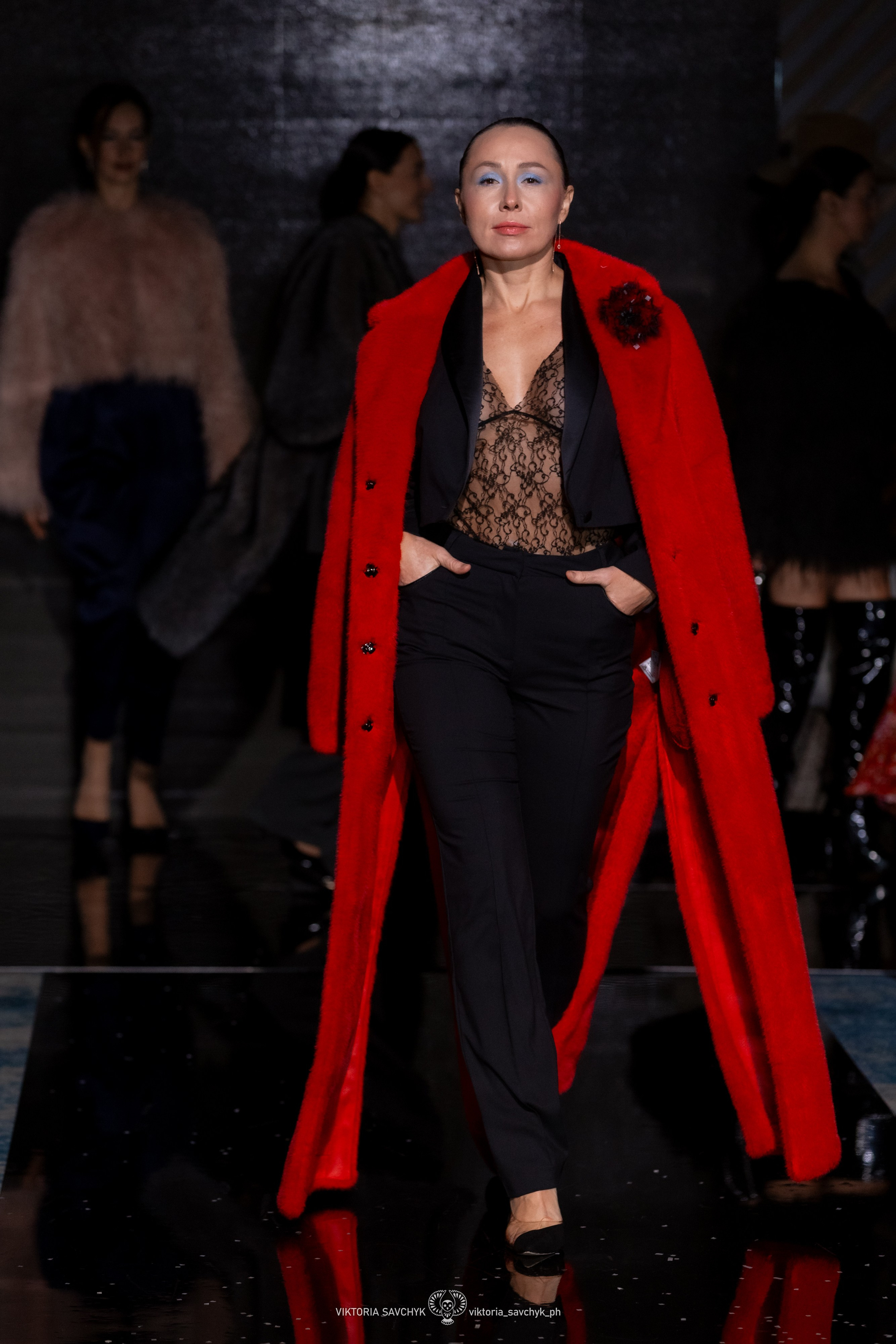 Подиум Rostov Fashion Show 2025. Осень-зима. Фотограф в Ростов-на-Дону Виктория Савчук