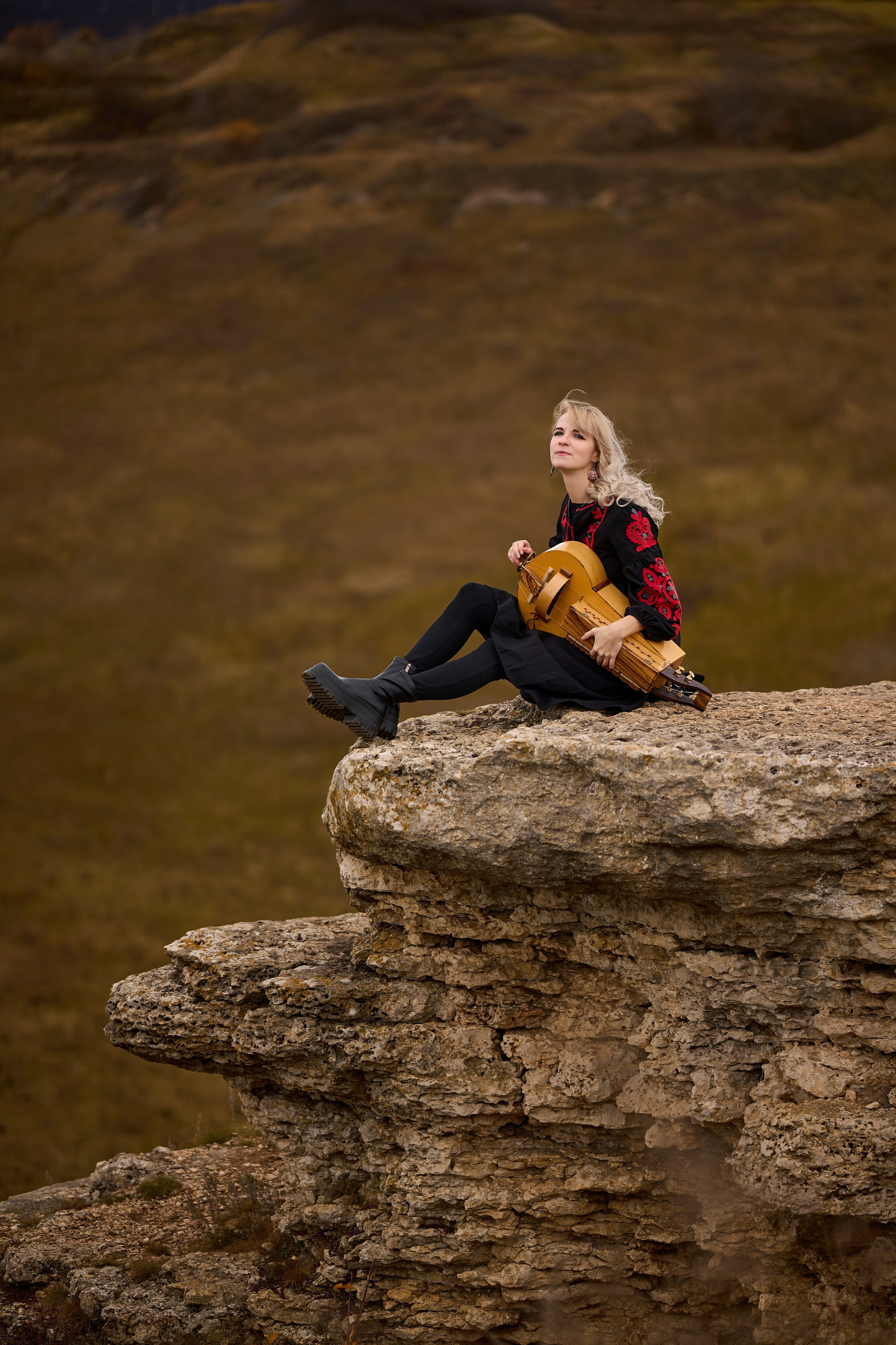 Мария и лира. Фотографирует красивое Денис Горностаев