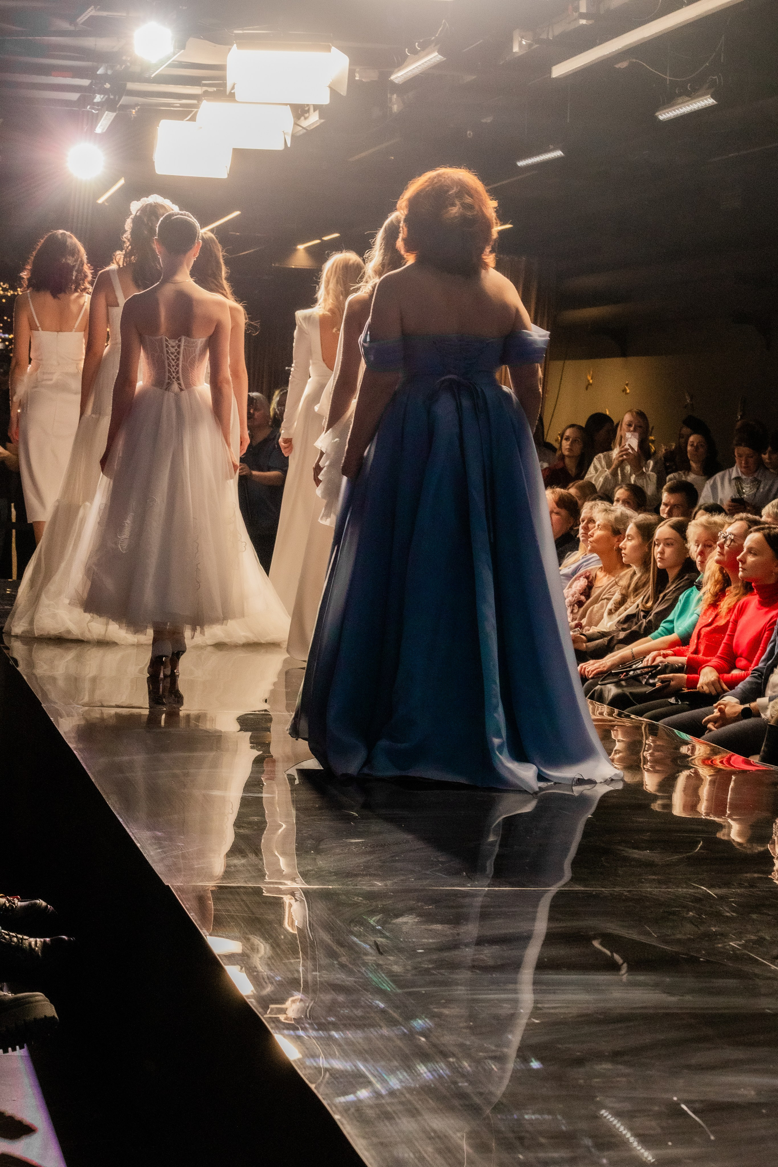 Модный показ Ассоциация дизайнеров FASHION STYLE. Студия фото, видеографии и мультимедийного дизайна в Москве Multi Frame Studio