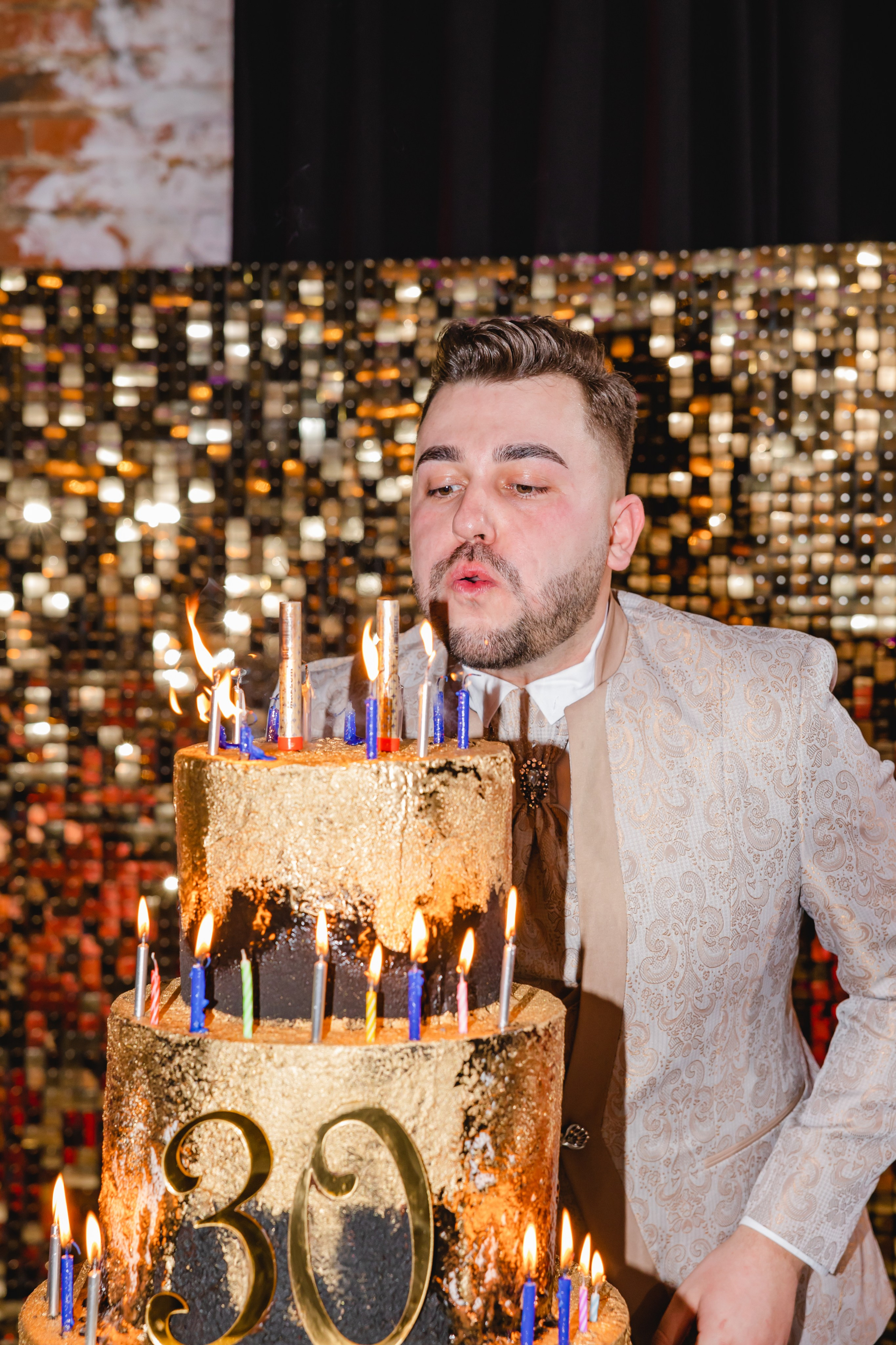 Дни Рождения и Юбилеи. Сайт с красивыми фотографиями и людьми