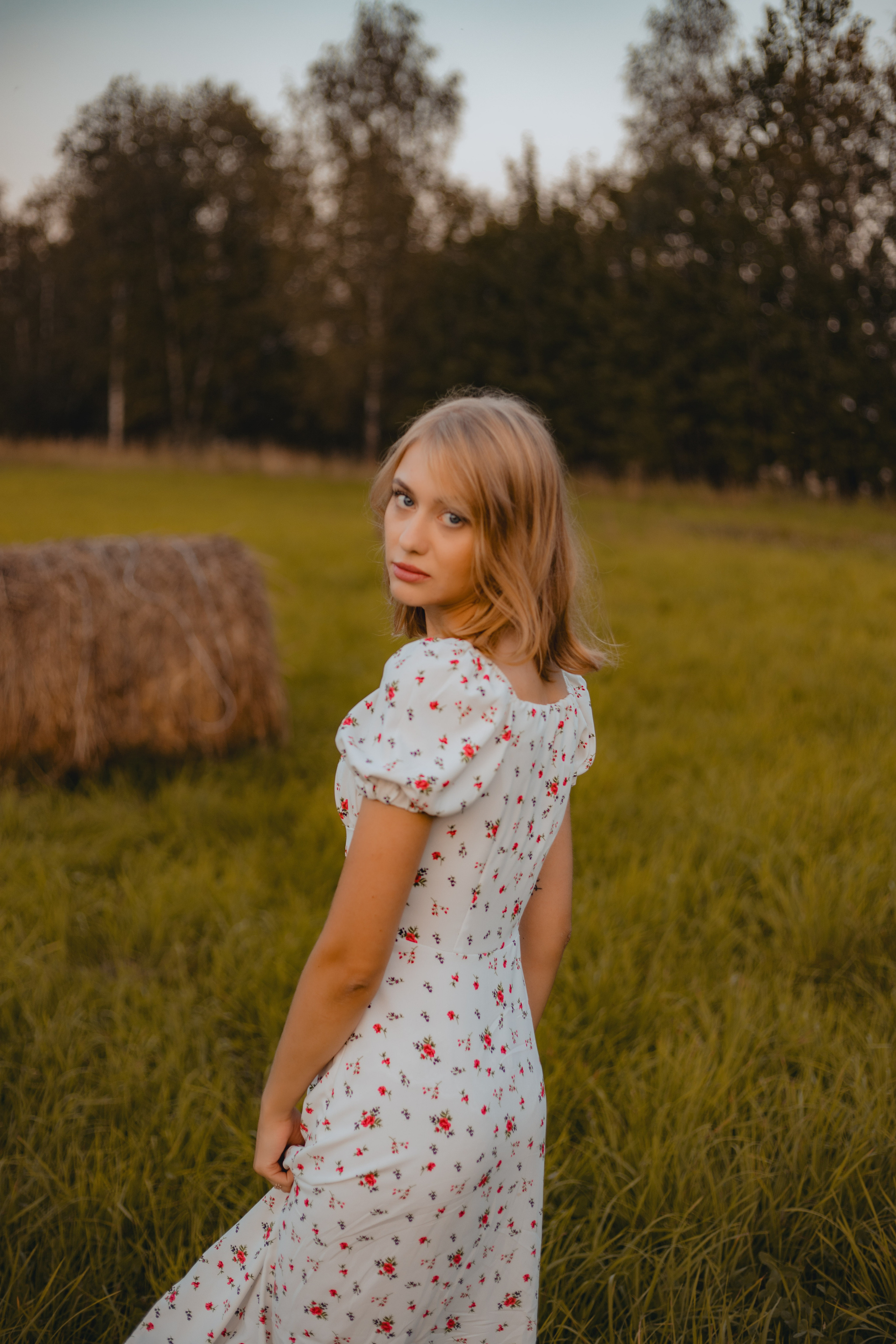 В сене. Фотограф на праздник в Москве