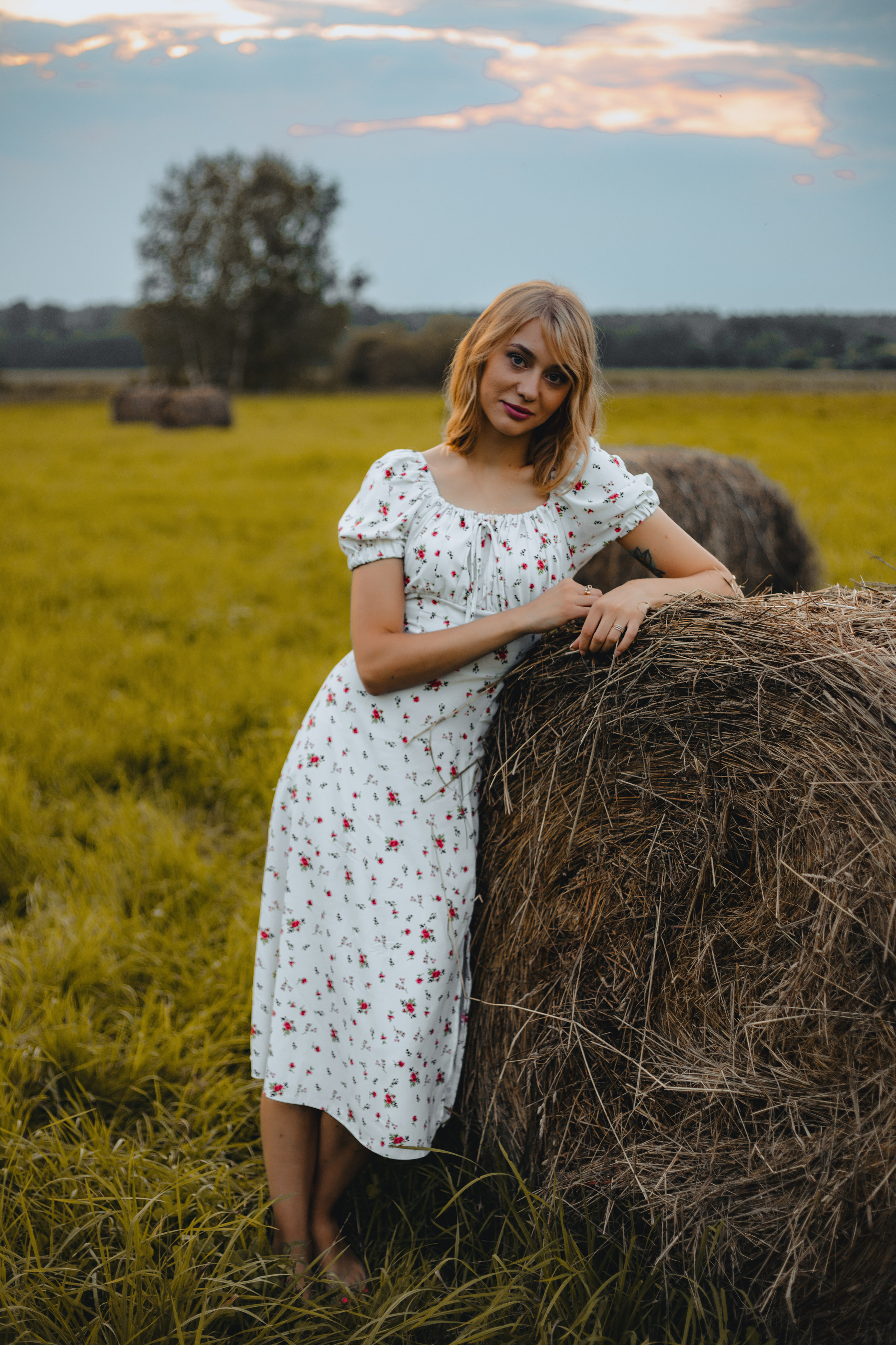В сене. Фотограф на праздник в Москве