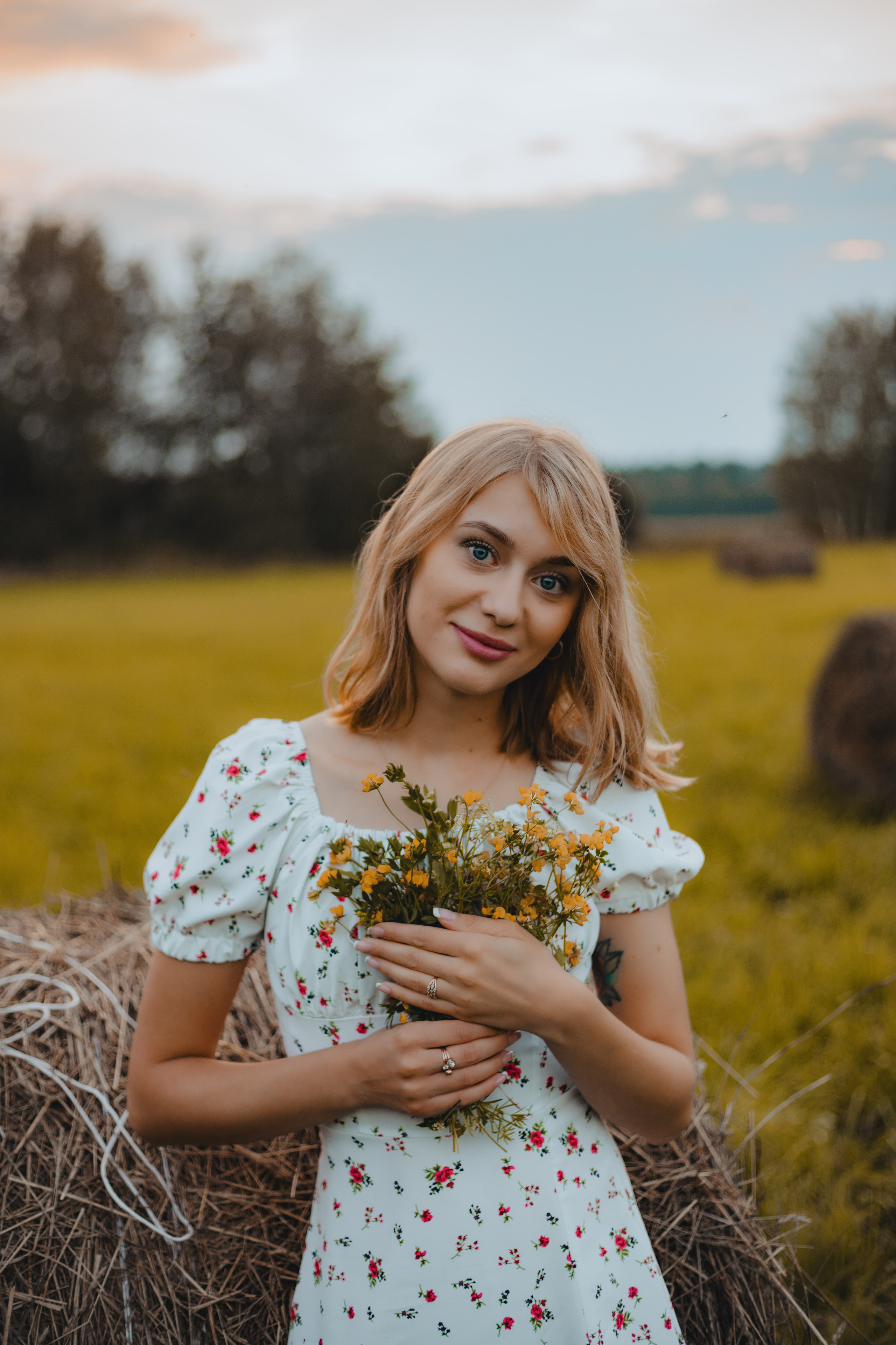 В сене. Фотограф на праздник в Москве