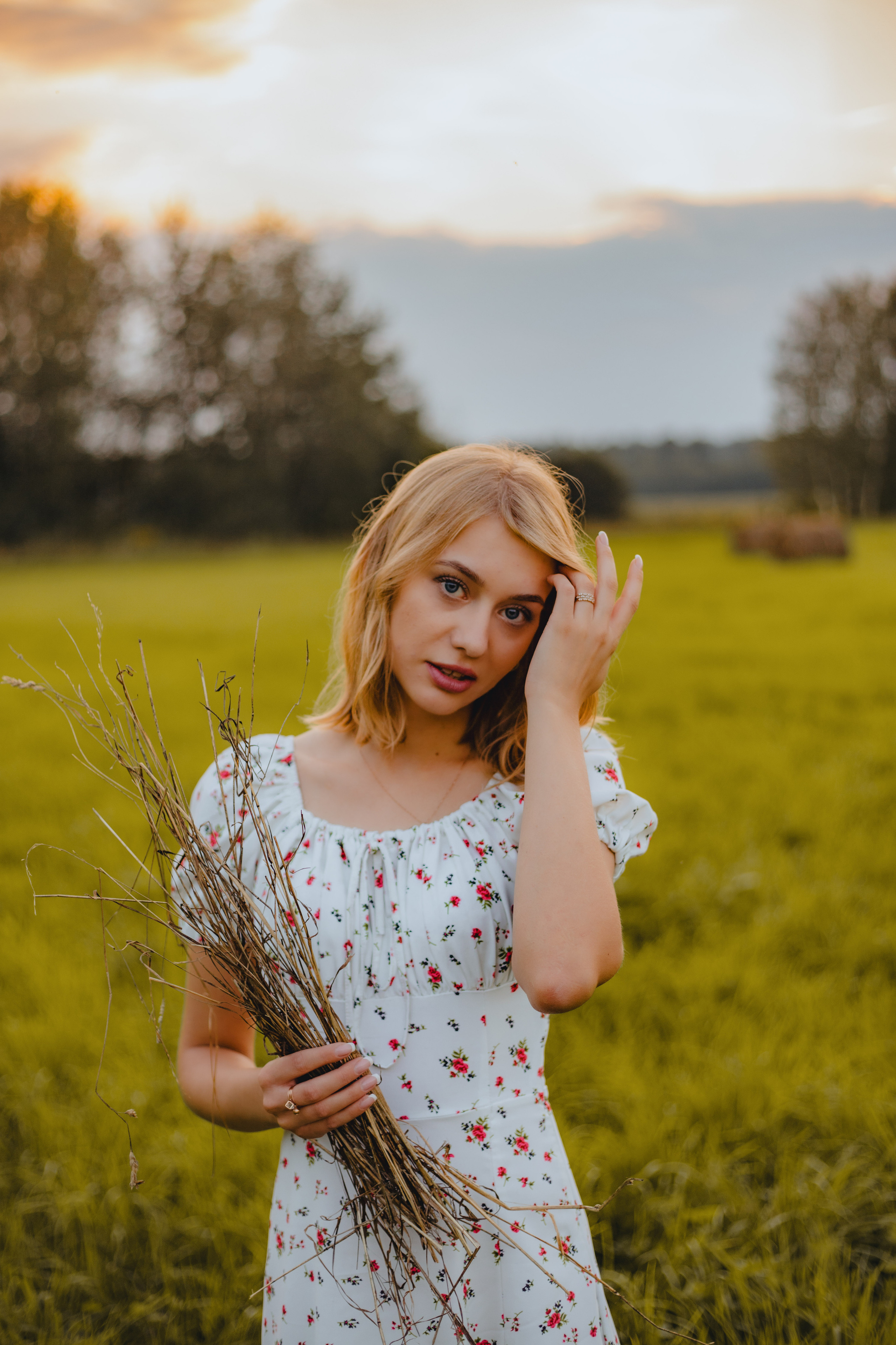 В сене. Фотограф на праздник в Москве