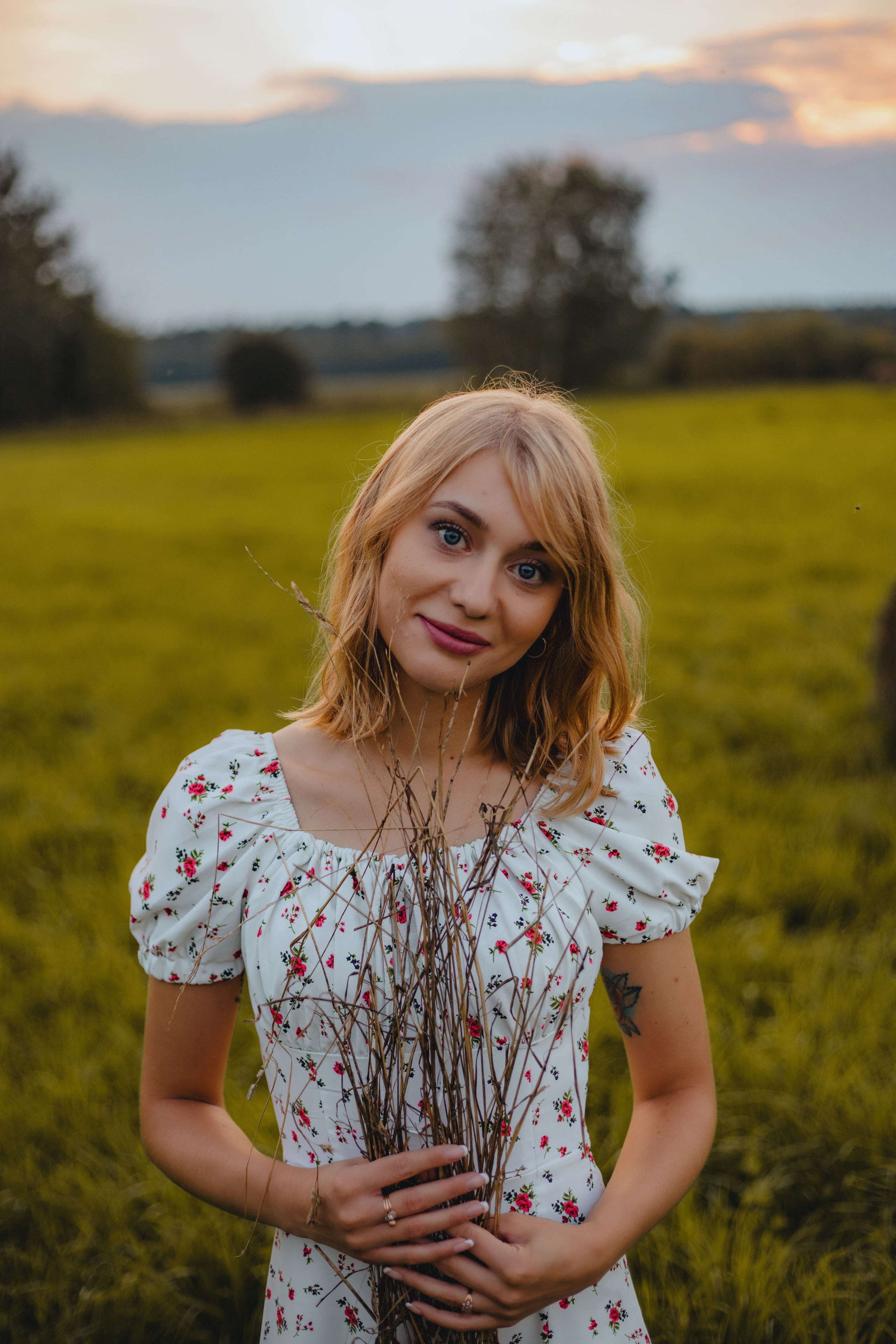 В сене. Фотограф на праздник в Москве