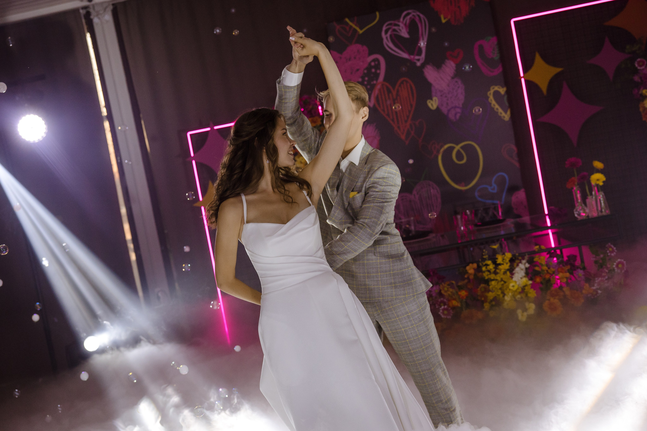 Яркая свадьба в «Нет на карте» в Самаре. Свадебный и семейный фотограф в Самаре и Тольятти | Елена Топанцева