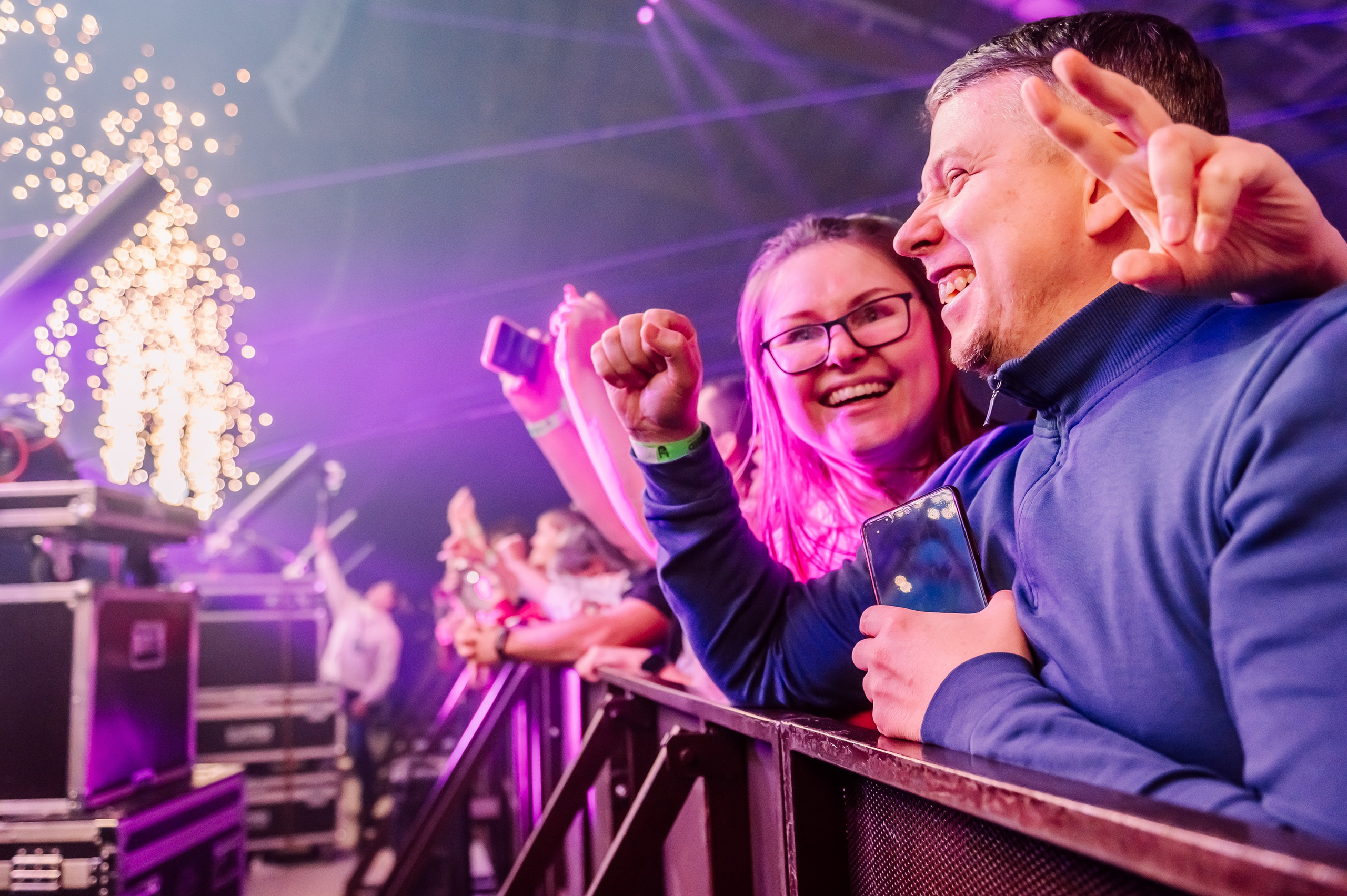 Руки вверх в Ледовом Дворце 15.11.2025. Детский фотограф, семейный фотограф и репортажи в Кемерово