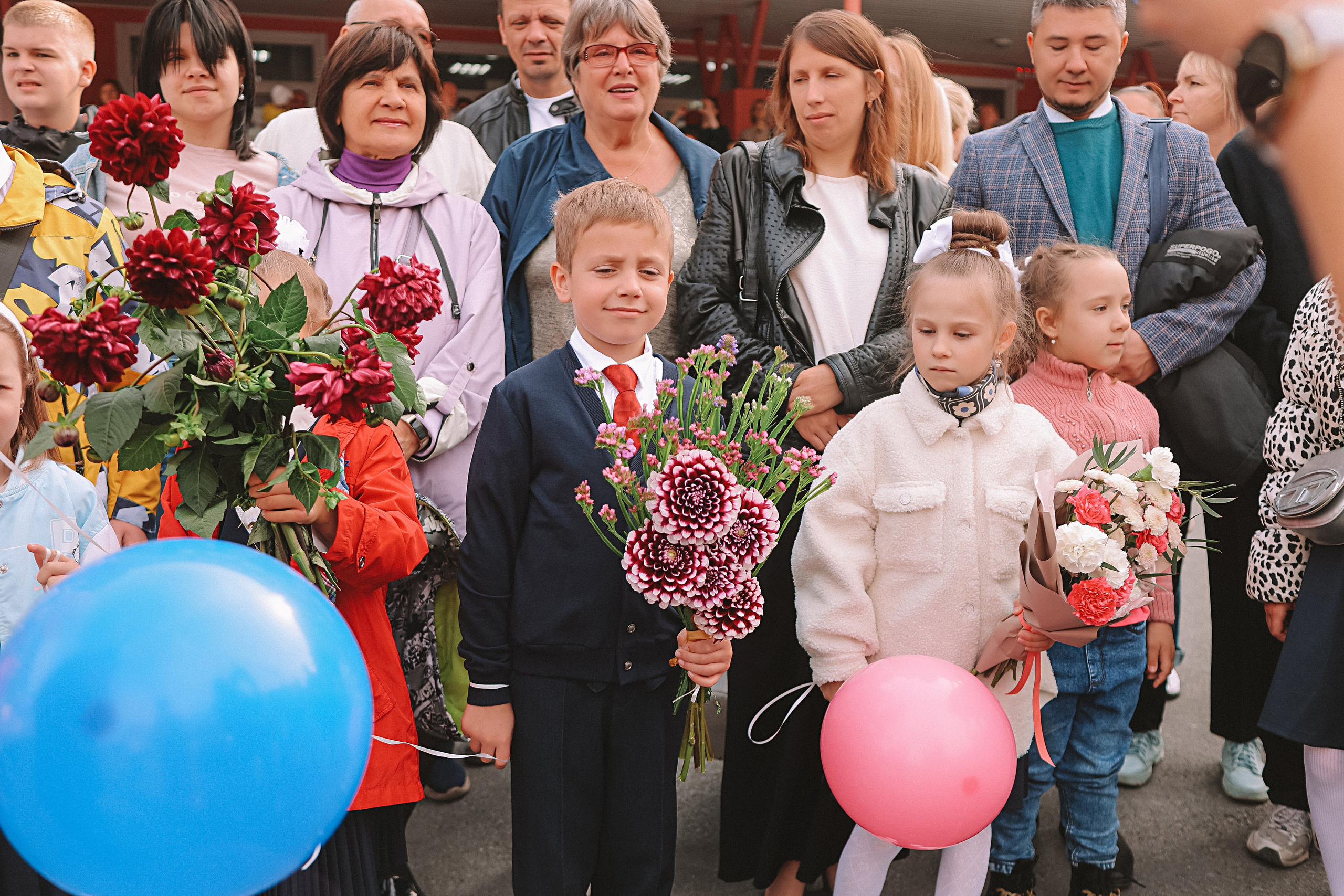 1 сентября линейка+кл час+портреты. Семейный фотограф Тюмень, фотограф на роды Салмина Мария