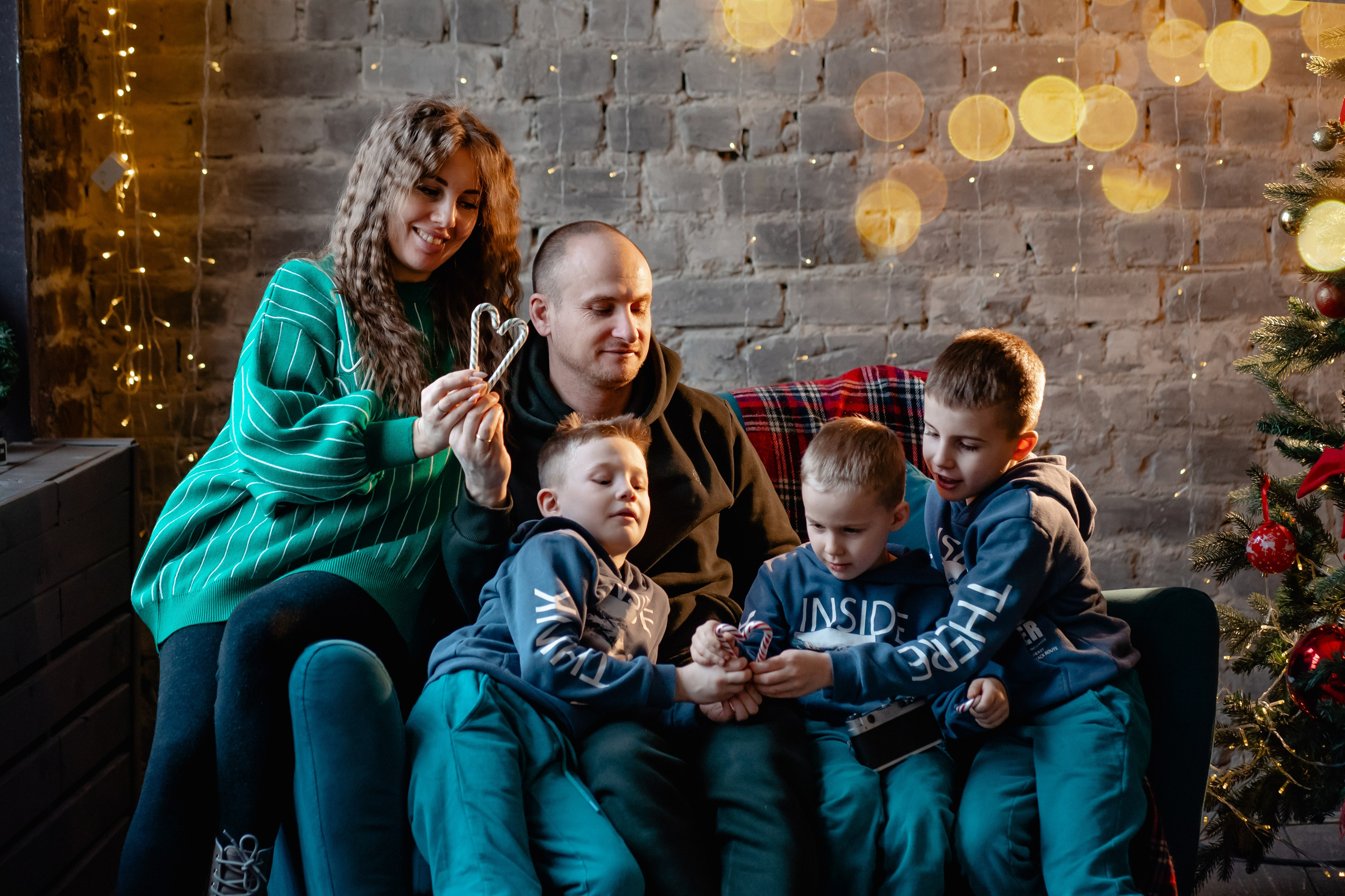 Валентина и Константин с детьми. Главная