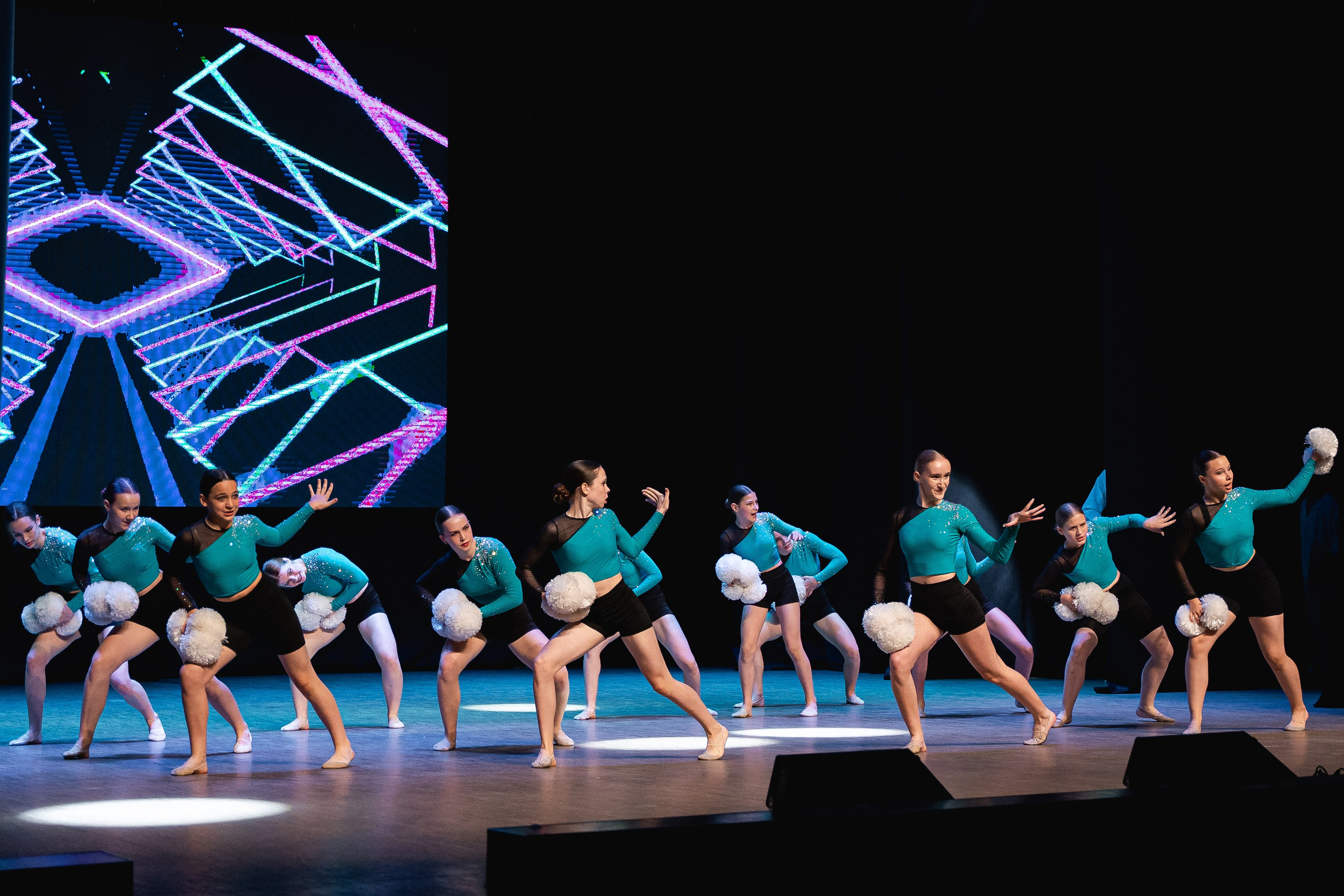 Отчётный концерт танцевально-спортивного клуба «PULSE». Портретный и репортажный фотограф в Воронеже: Анастасия Пузикова