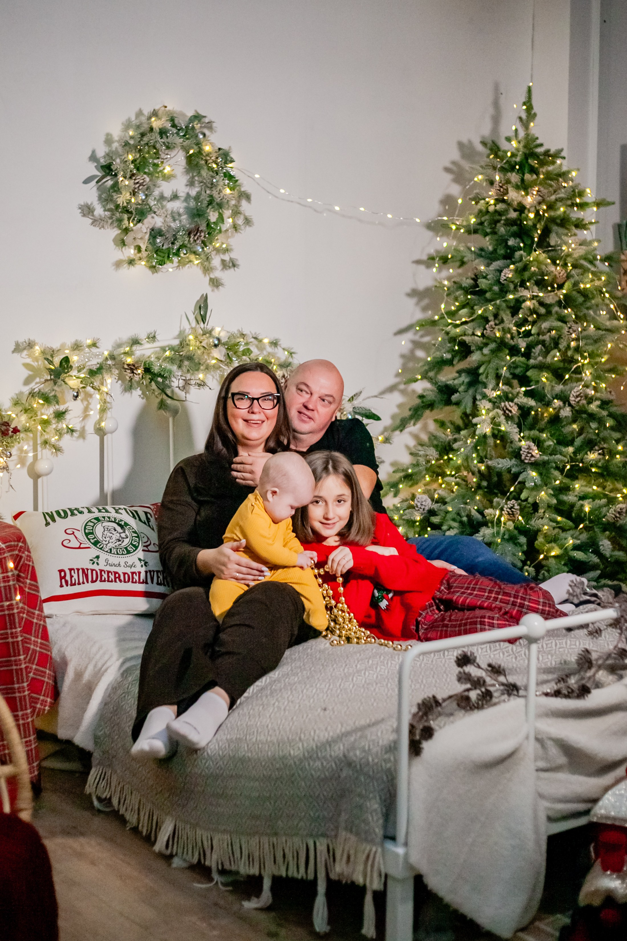 Ульяна и ее семья новый год 2024. Свадебный и семейный фотограф в Армавире