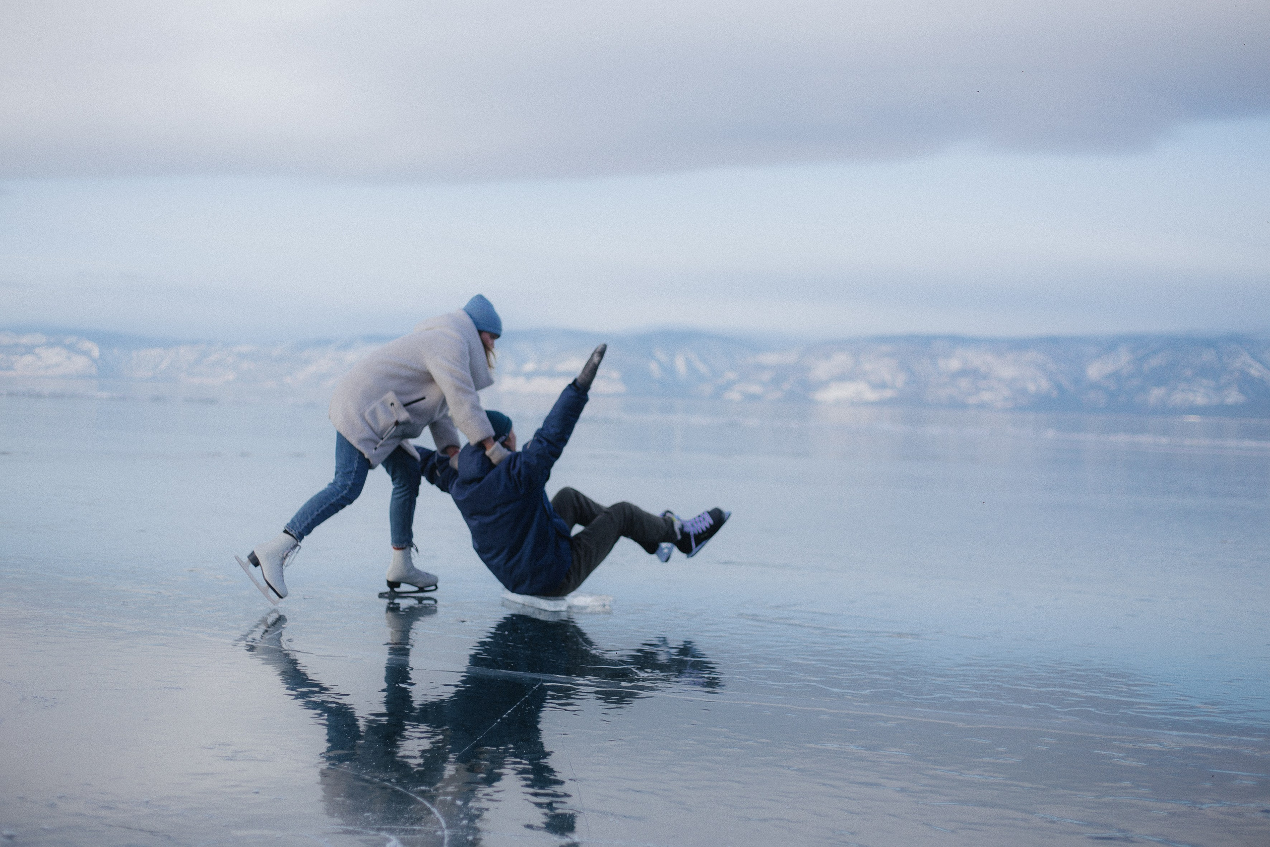 Лавстори на льду Байкала. Фотограф Ольхон, Регина