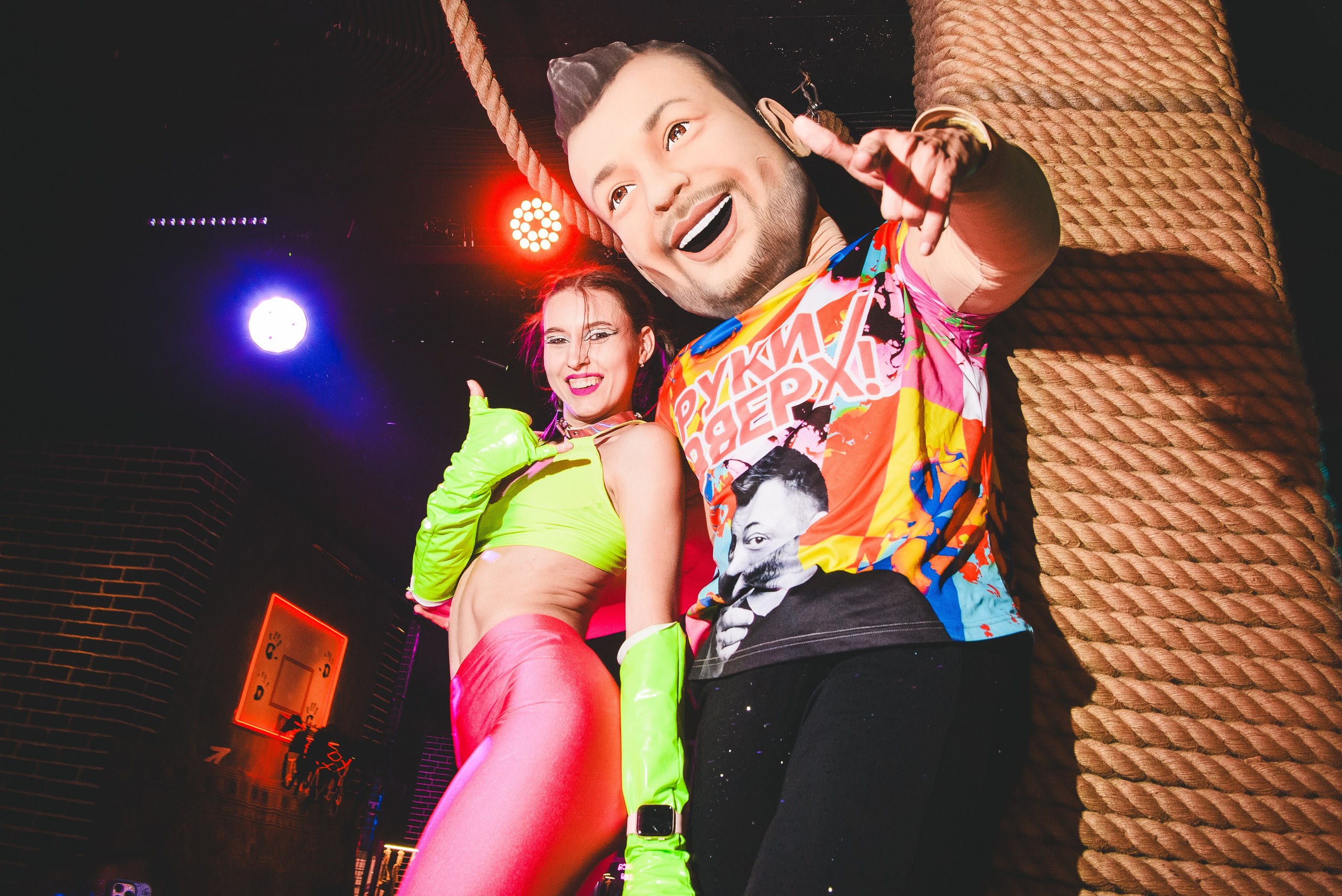 Фото с вечеринок в НеБар Волгоград. Стиль «пьяный фотограф»